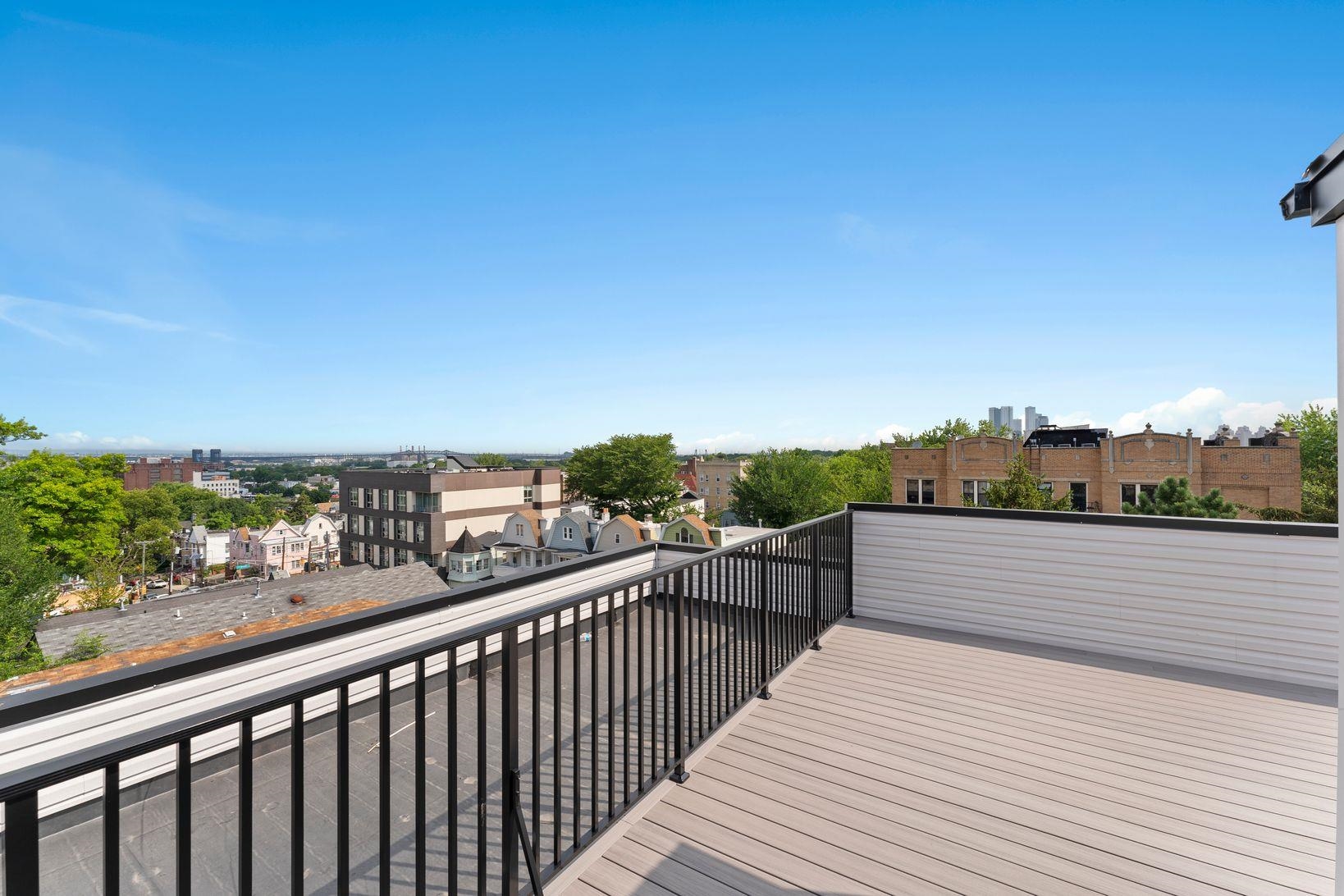 249 BERGEN AVE Unit: 302