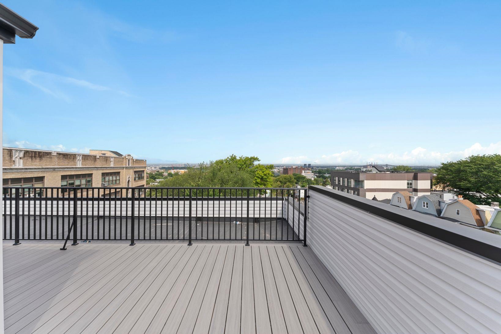 249 BERGEN AVE Unit: 302