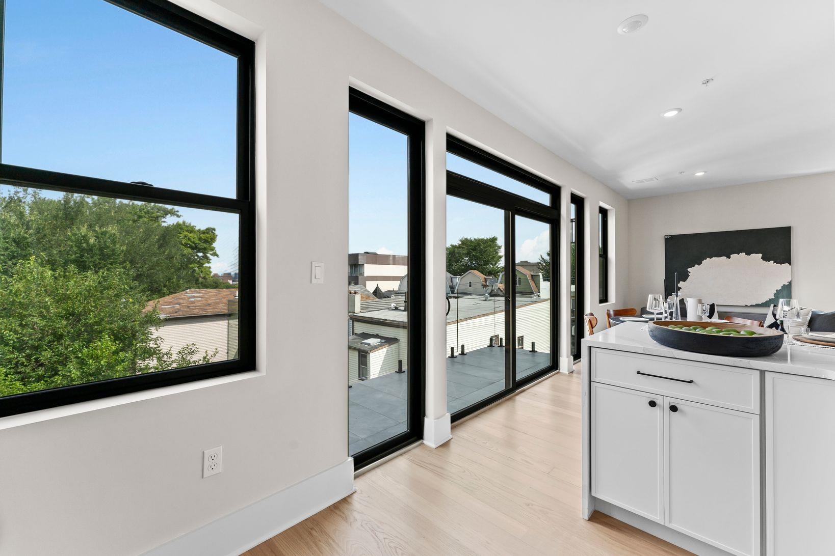 249 BERGEN AVE Unit: 302