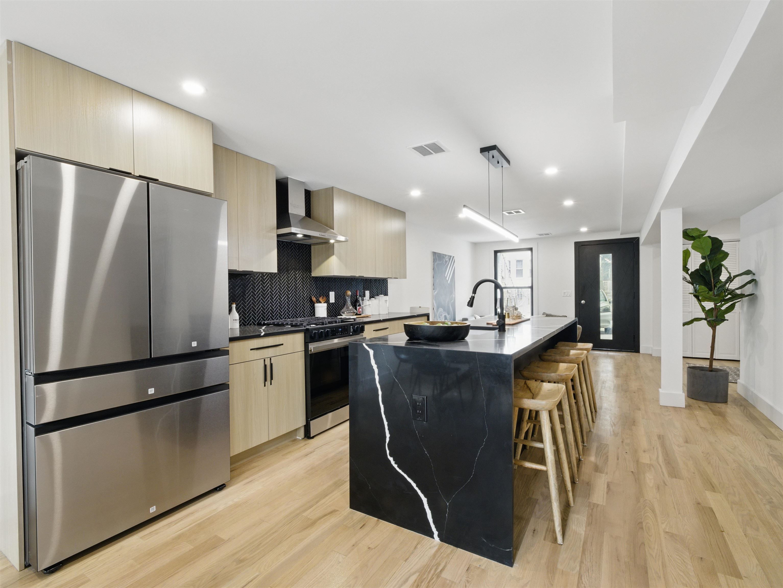 63 JEFFERSON AVE Unit: 1A