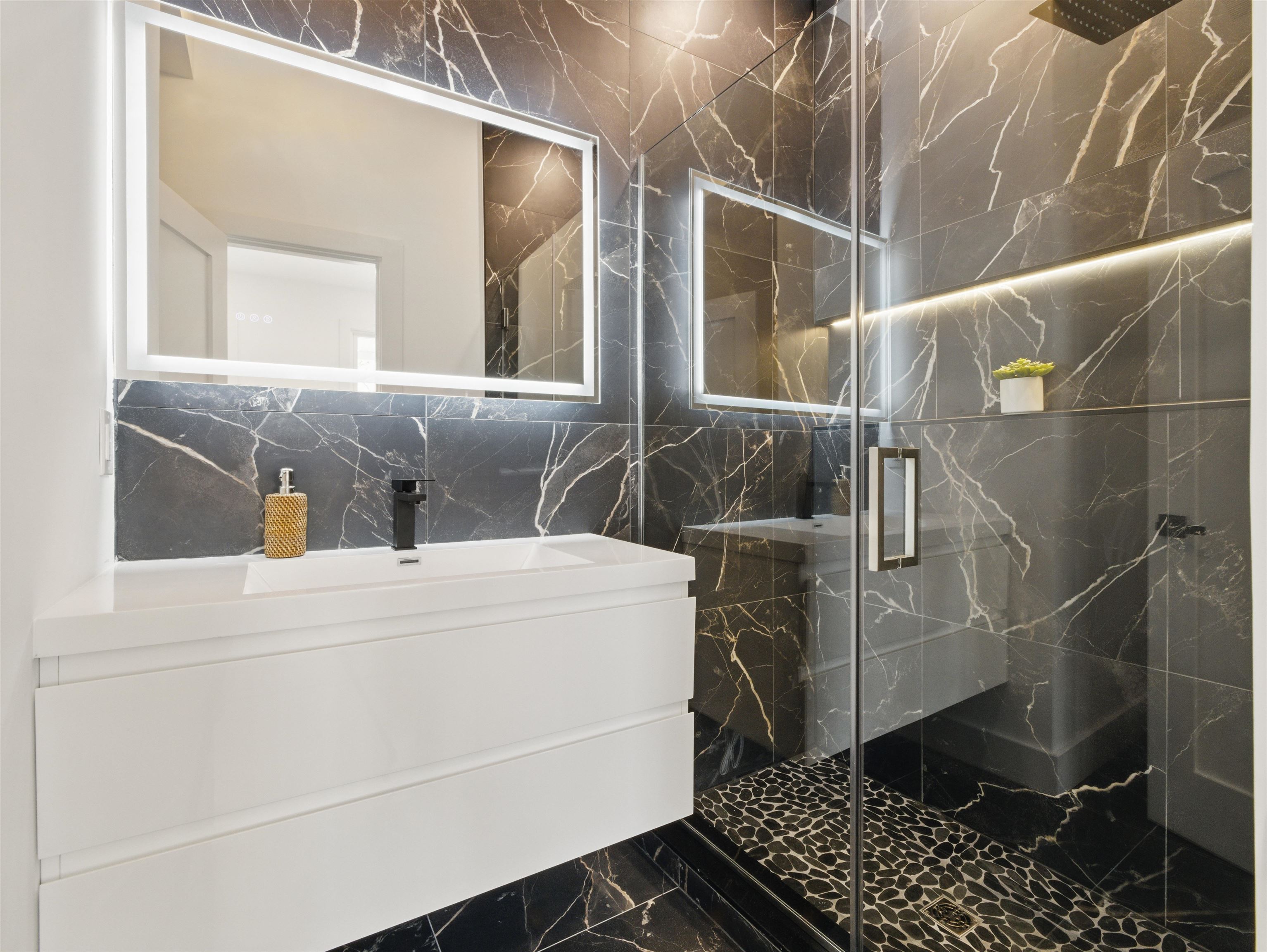 63 JEFFERSON AVE Unit: 1A