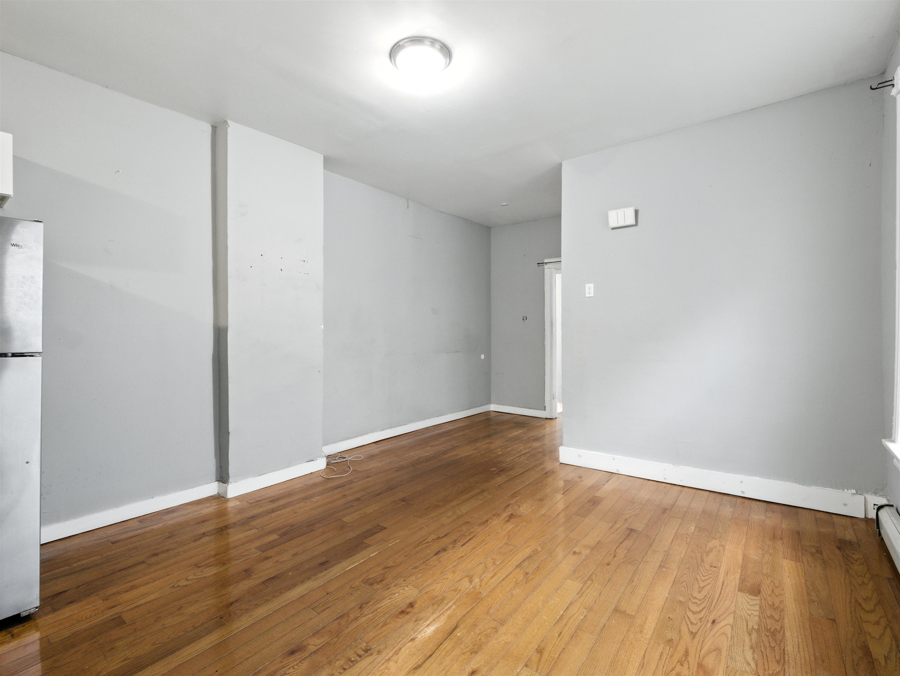 402 WOODLAWN AVE