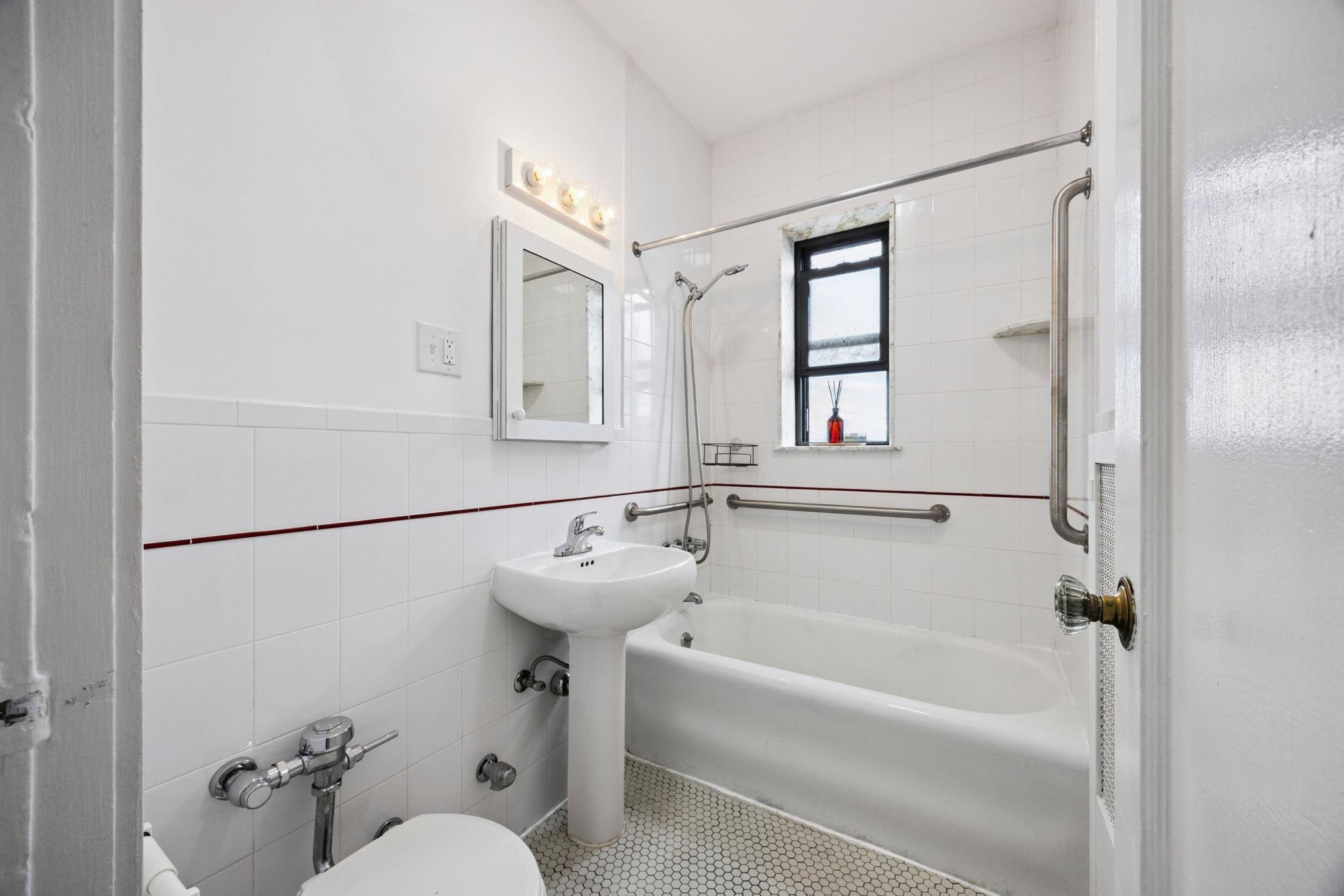 56 GLENWOOD AVE Unit: 55