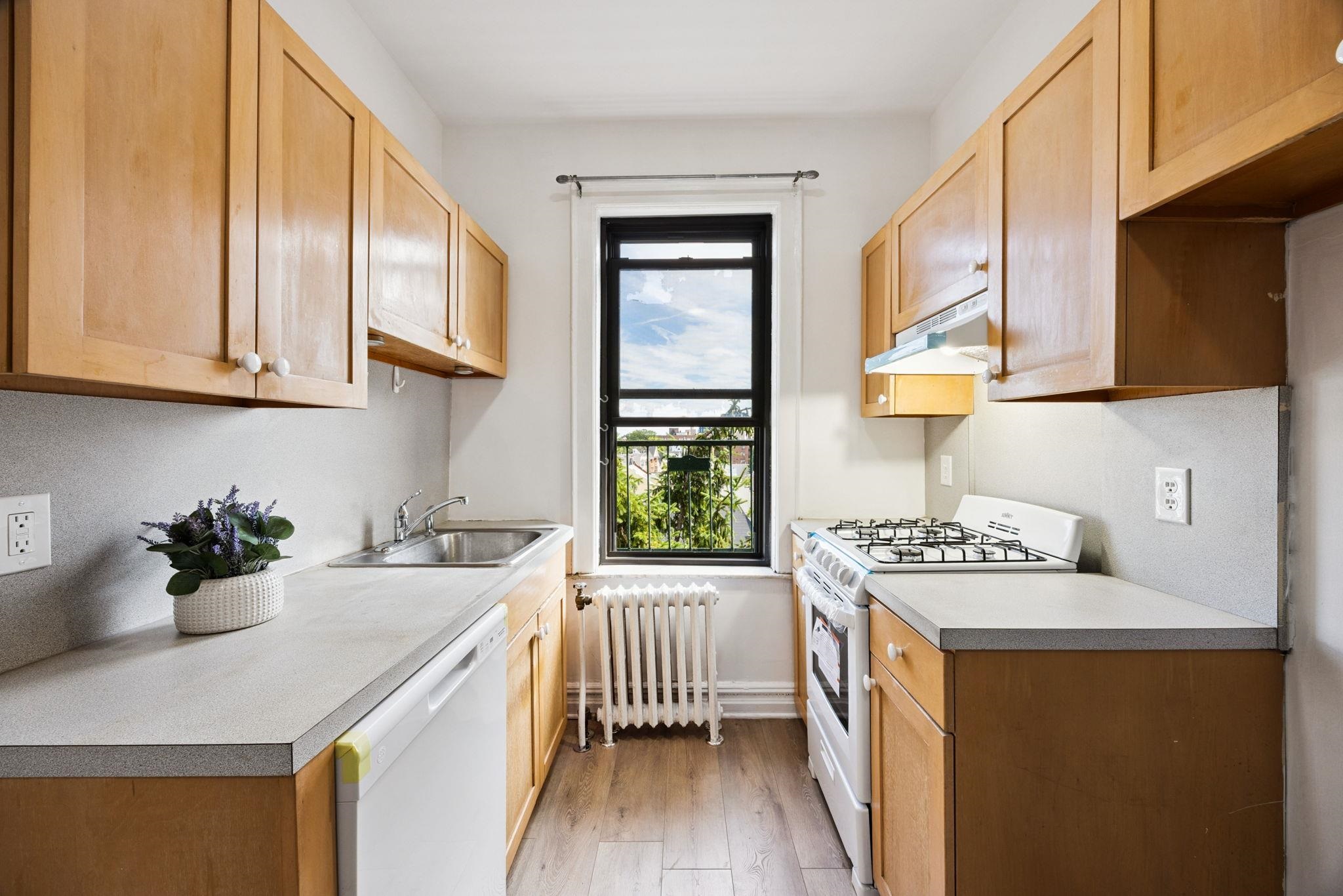 56 GLENWOOD AVE Unit: 55