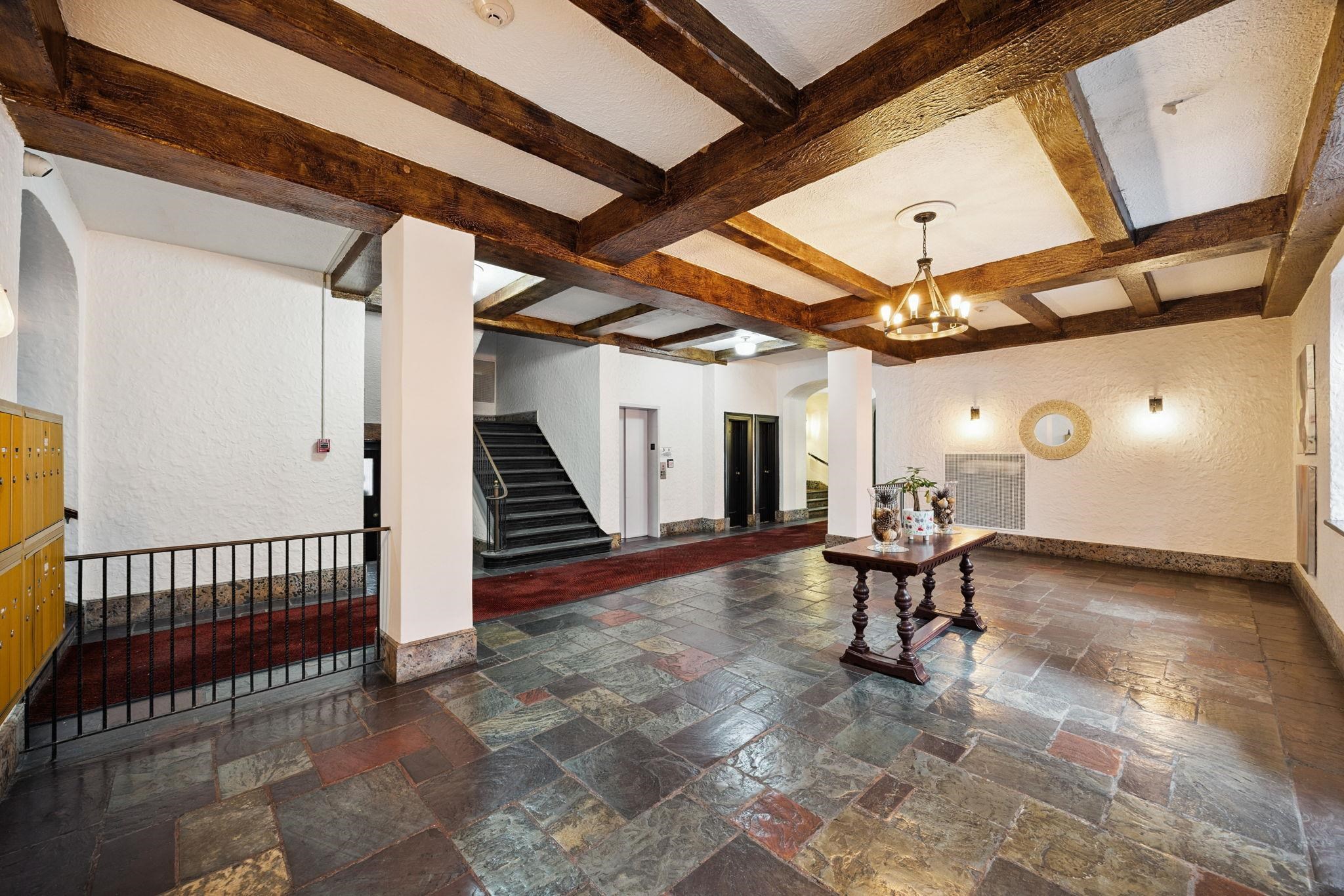 56 GLENWOOD AVE Unit: 55