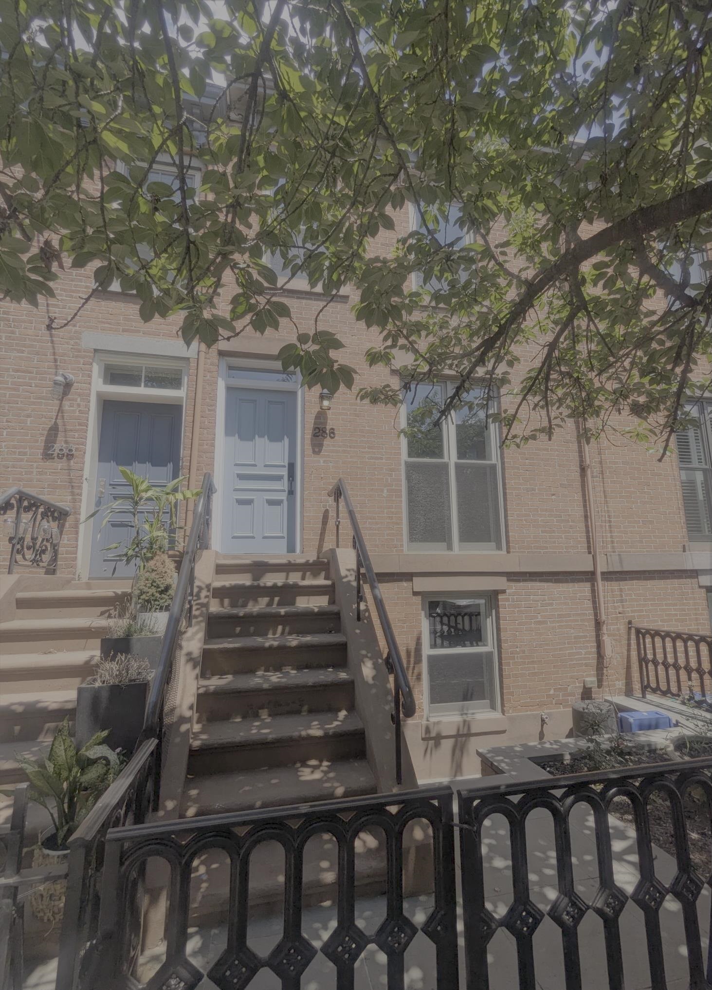 286 5TH ST