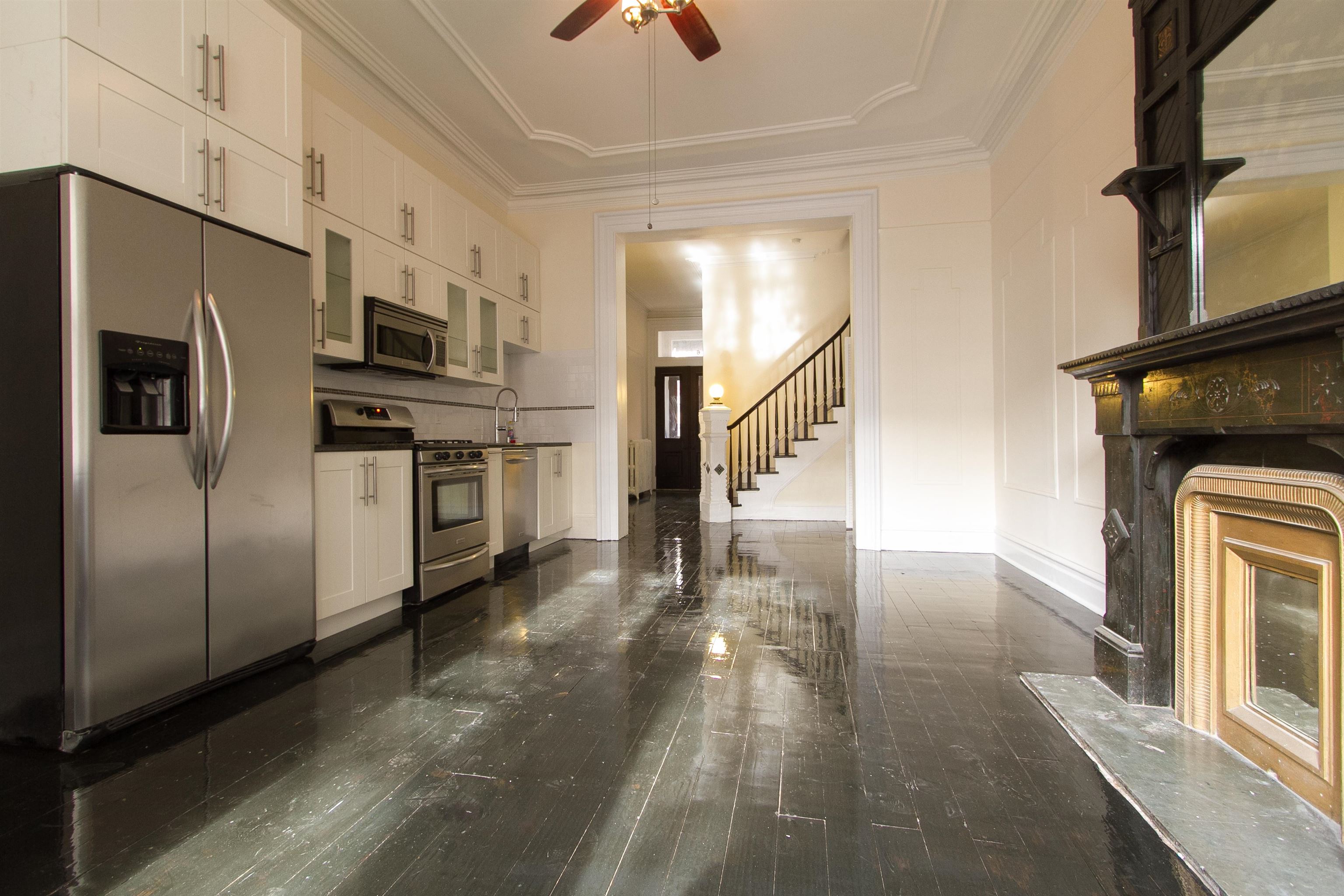 6 HAMPTON CT