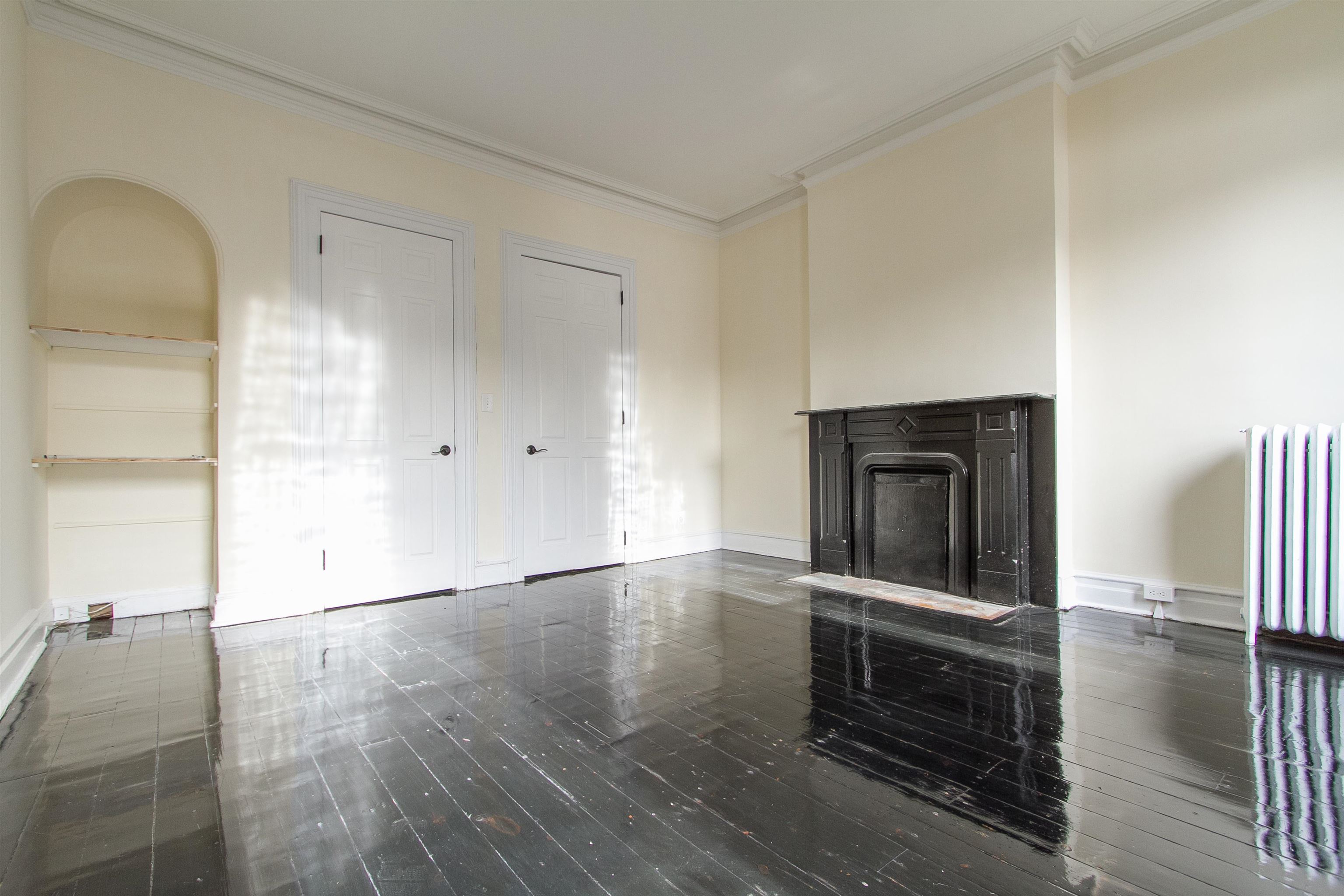 6 HAMPTON CT