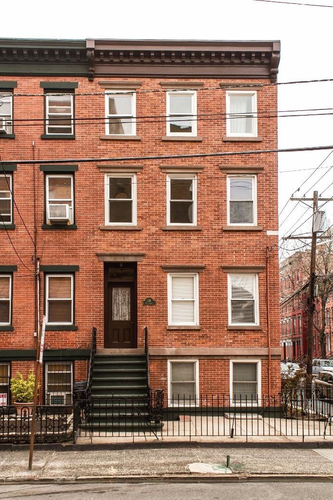 136 ERIE ST