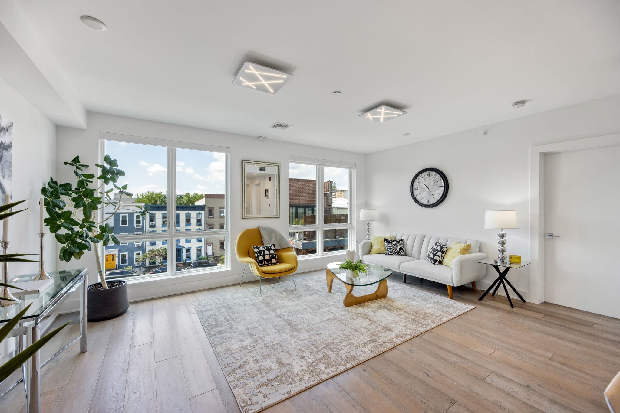 367 3RD ST Unit: 403