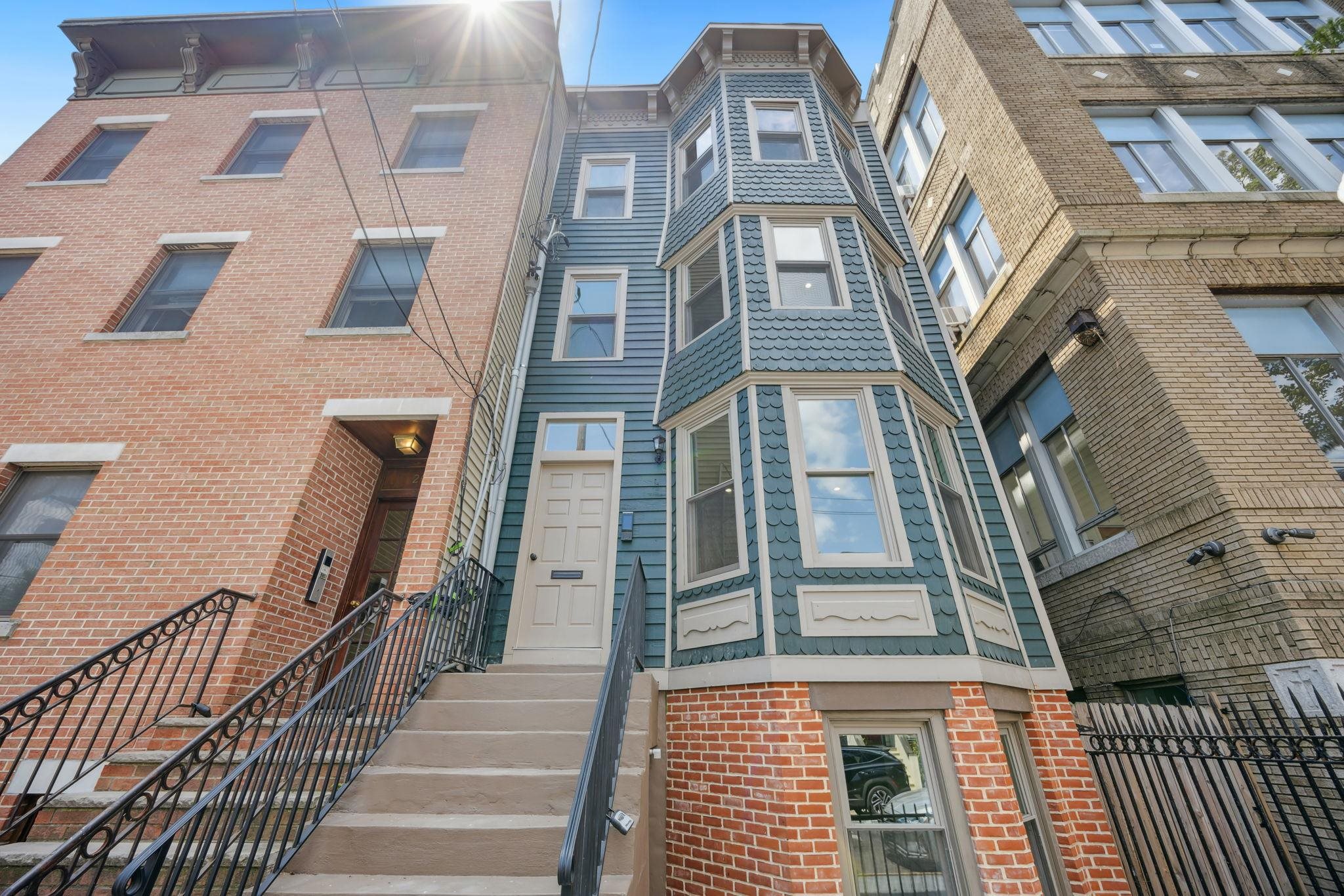 203 3RD ST Unit: 3