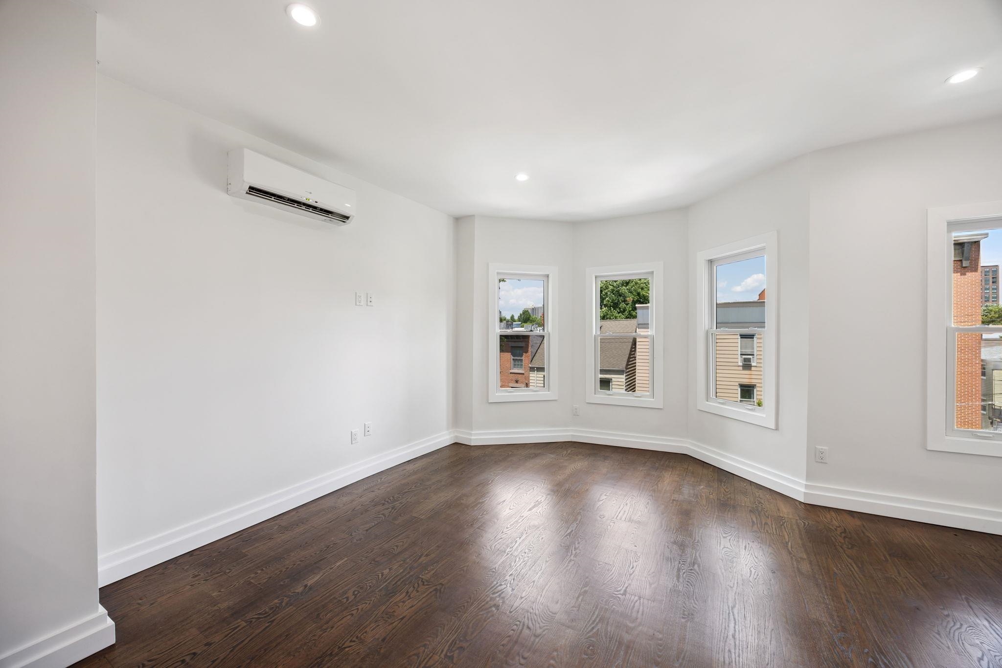 203 3RD ST Unit: 4