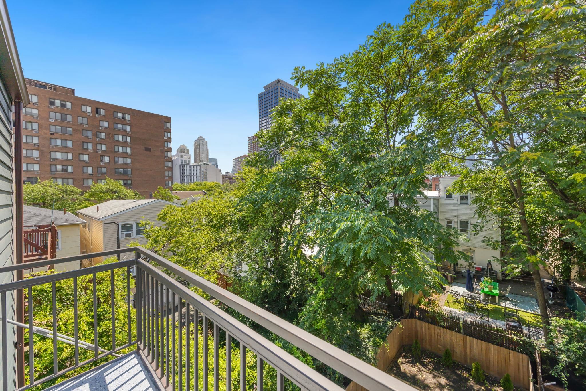 203 3RD ST Unit: 4