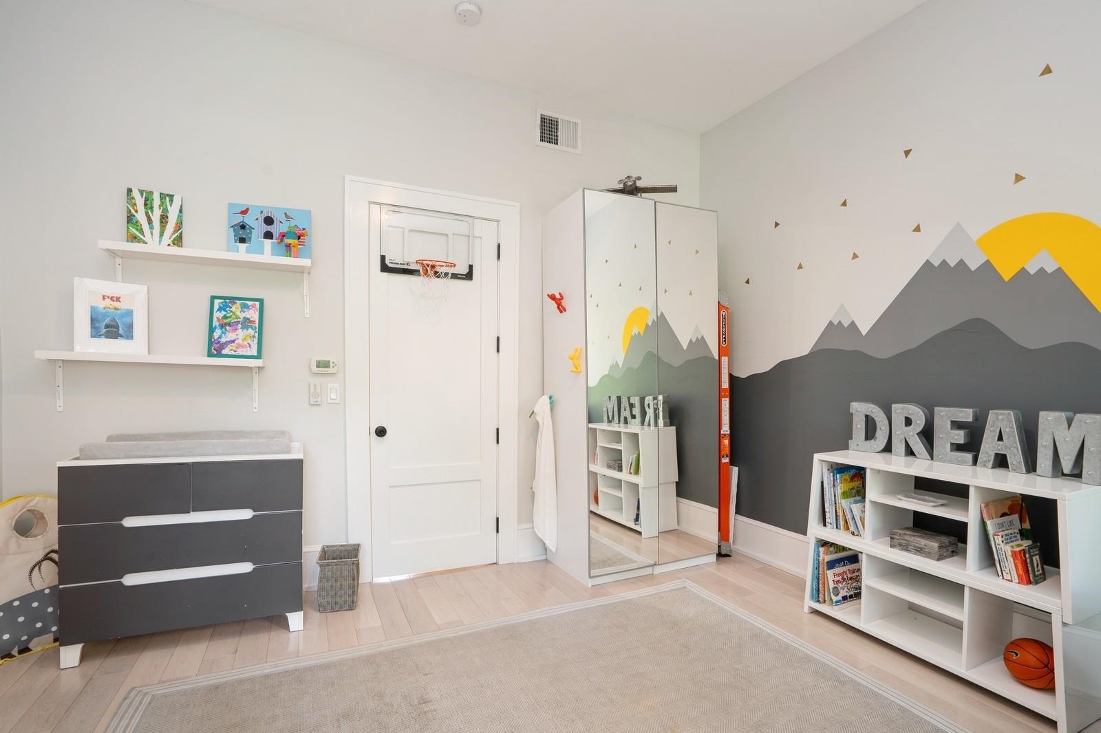 162 9TH ST Unit: 2