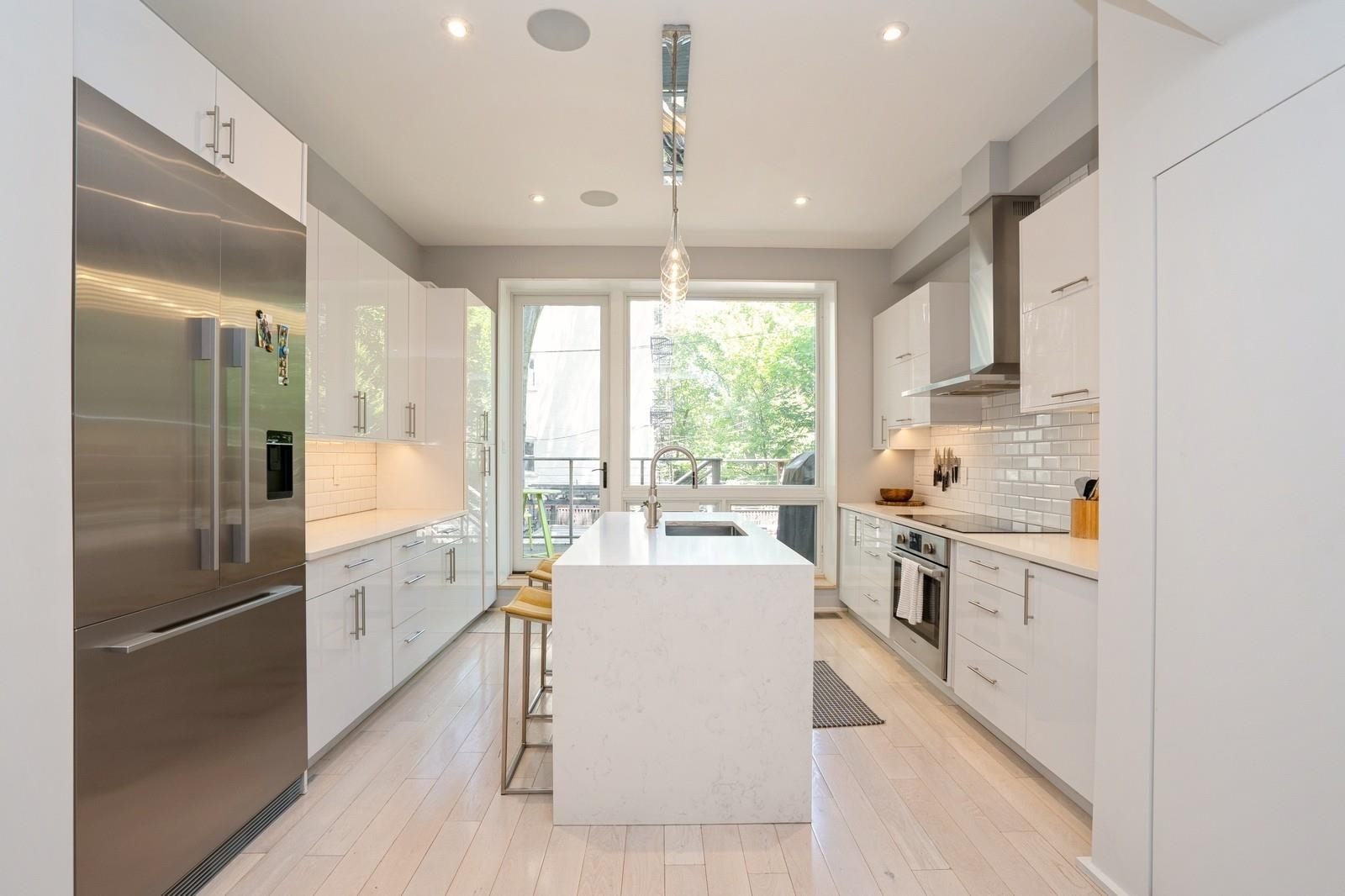 162 9TH ST Unit: 2