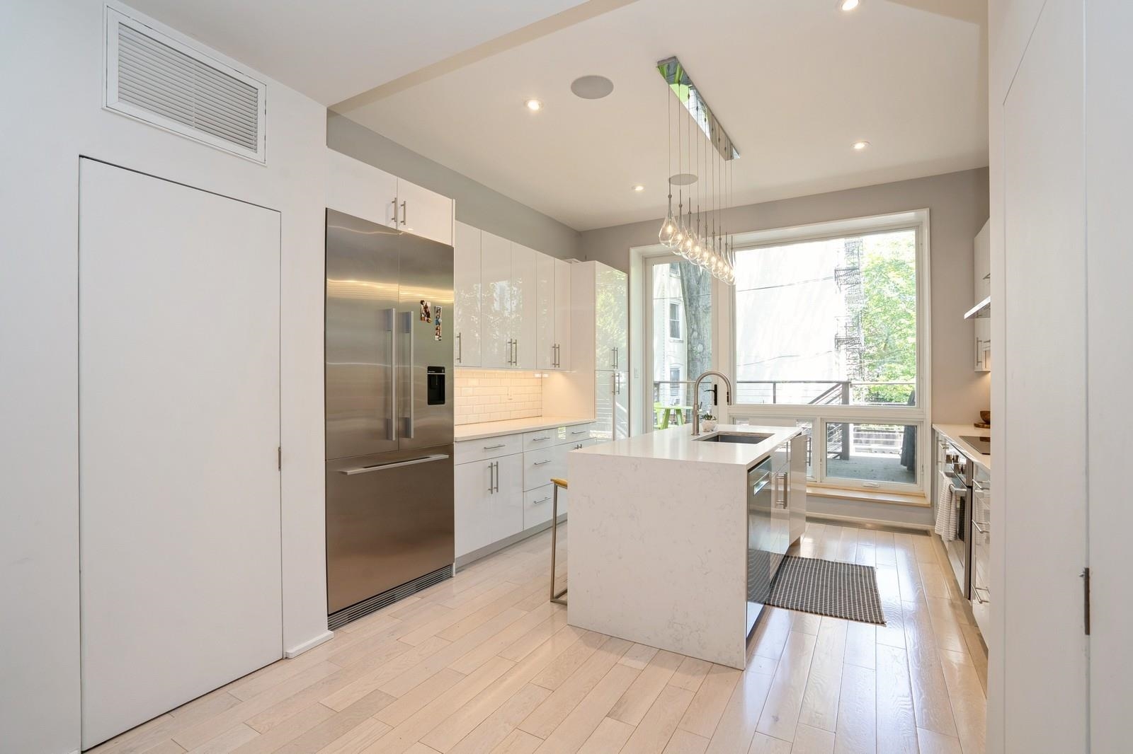 162 9TH ST Unit: 2
