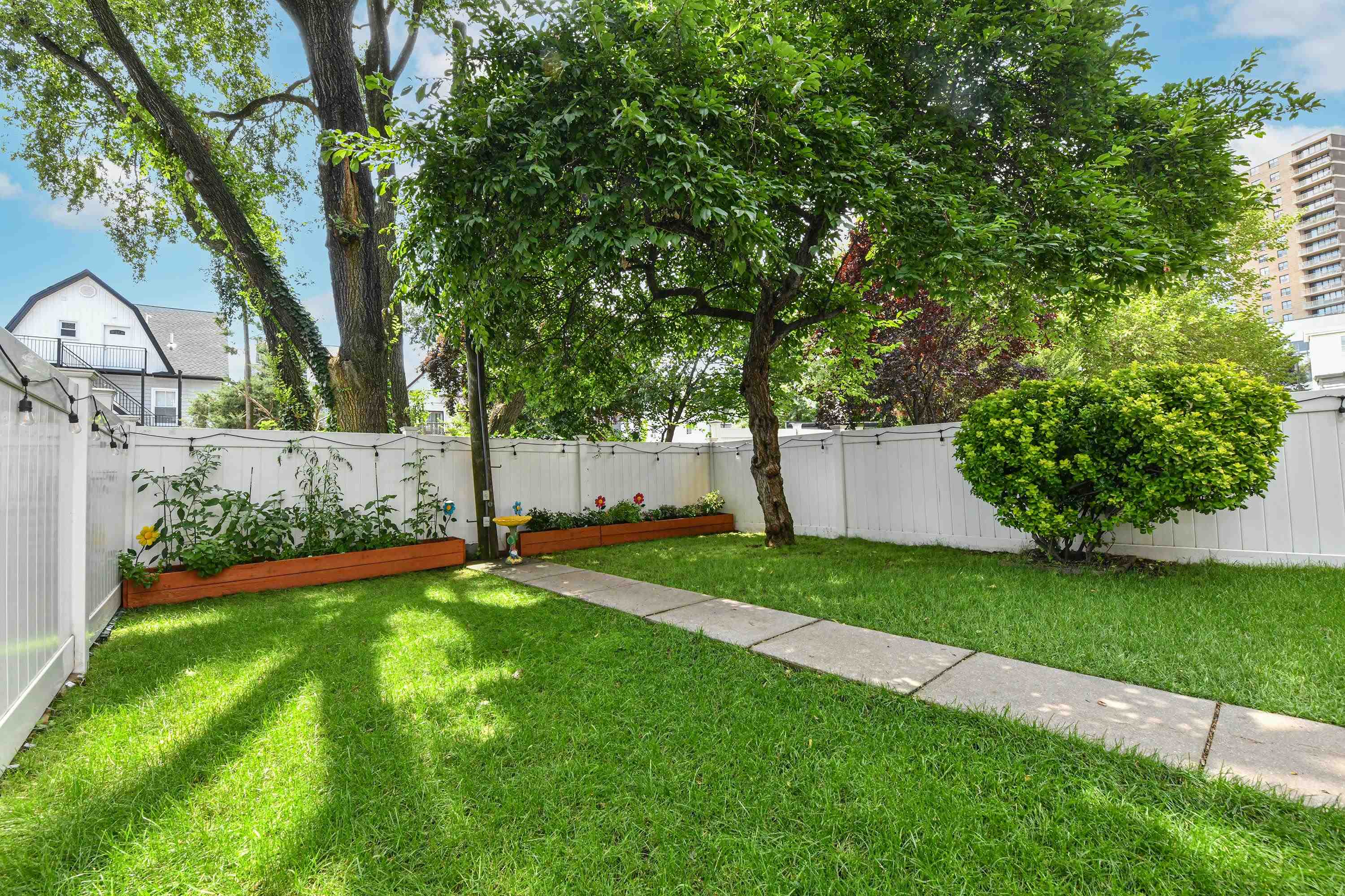 9 50TH ST