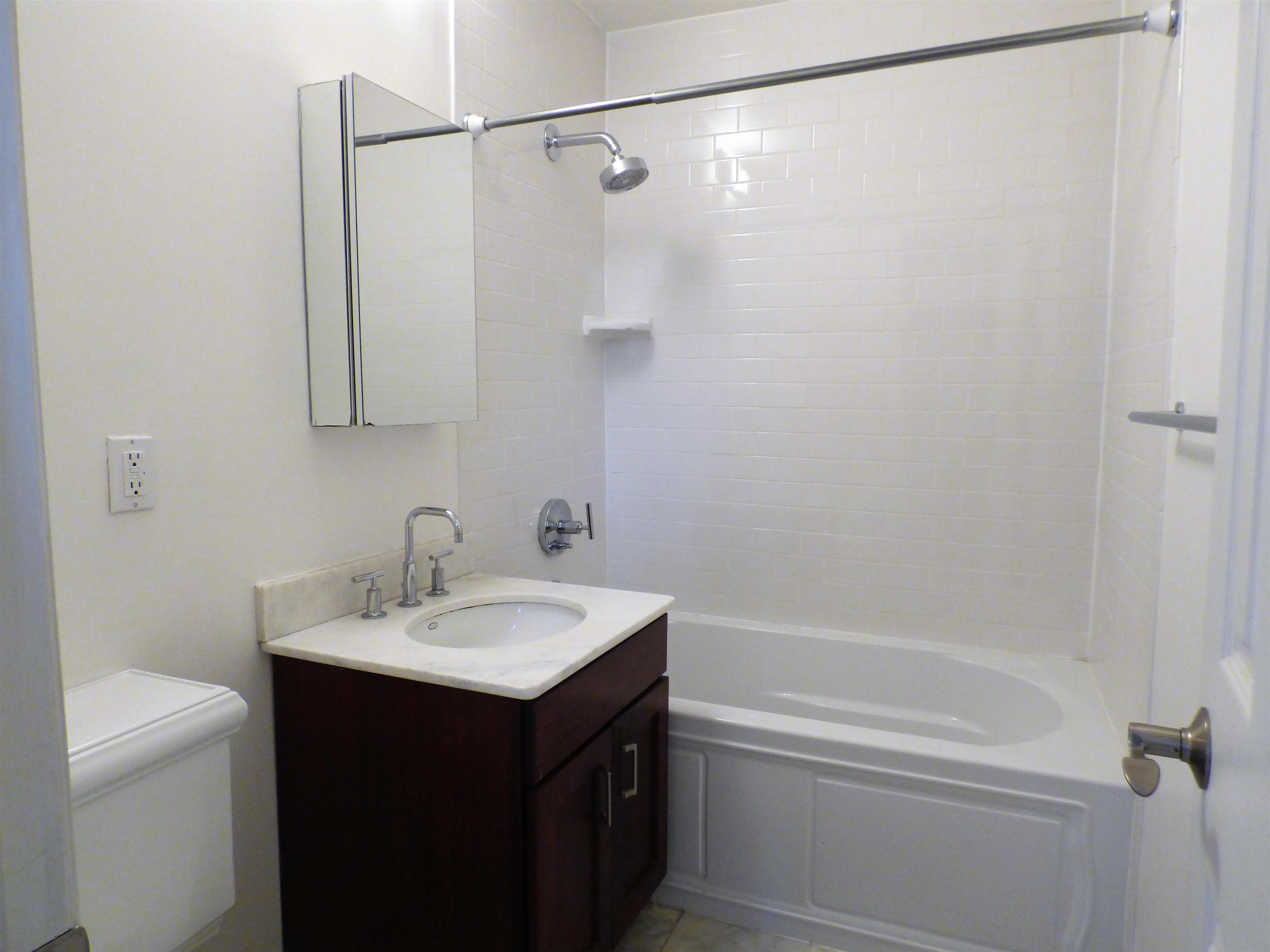 187 WAYNE ST Unit: 204C