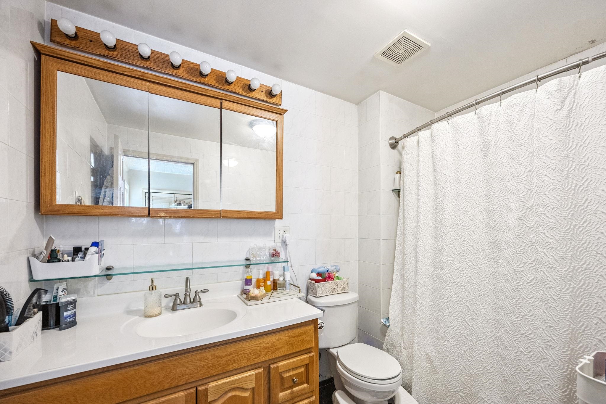 339 PARK AVE Unit: B