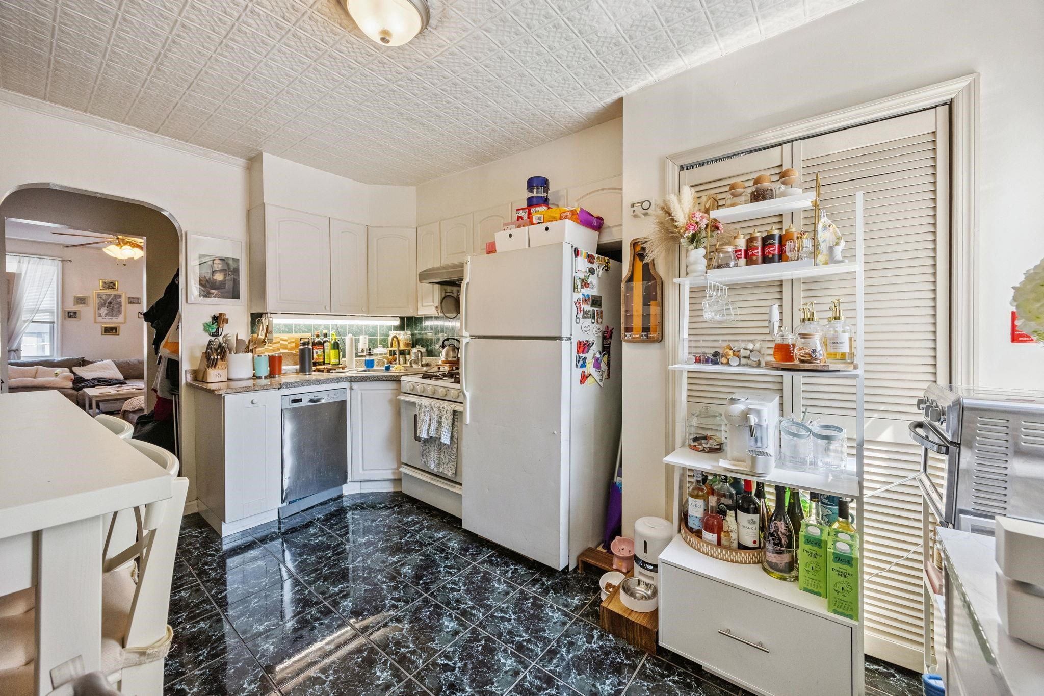 339 PARK AVE Unit: B