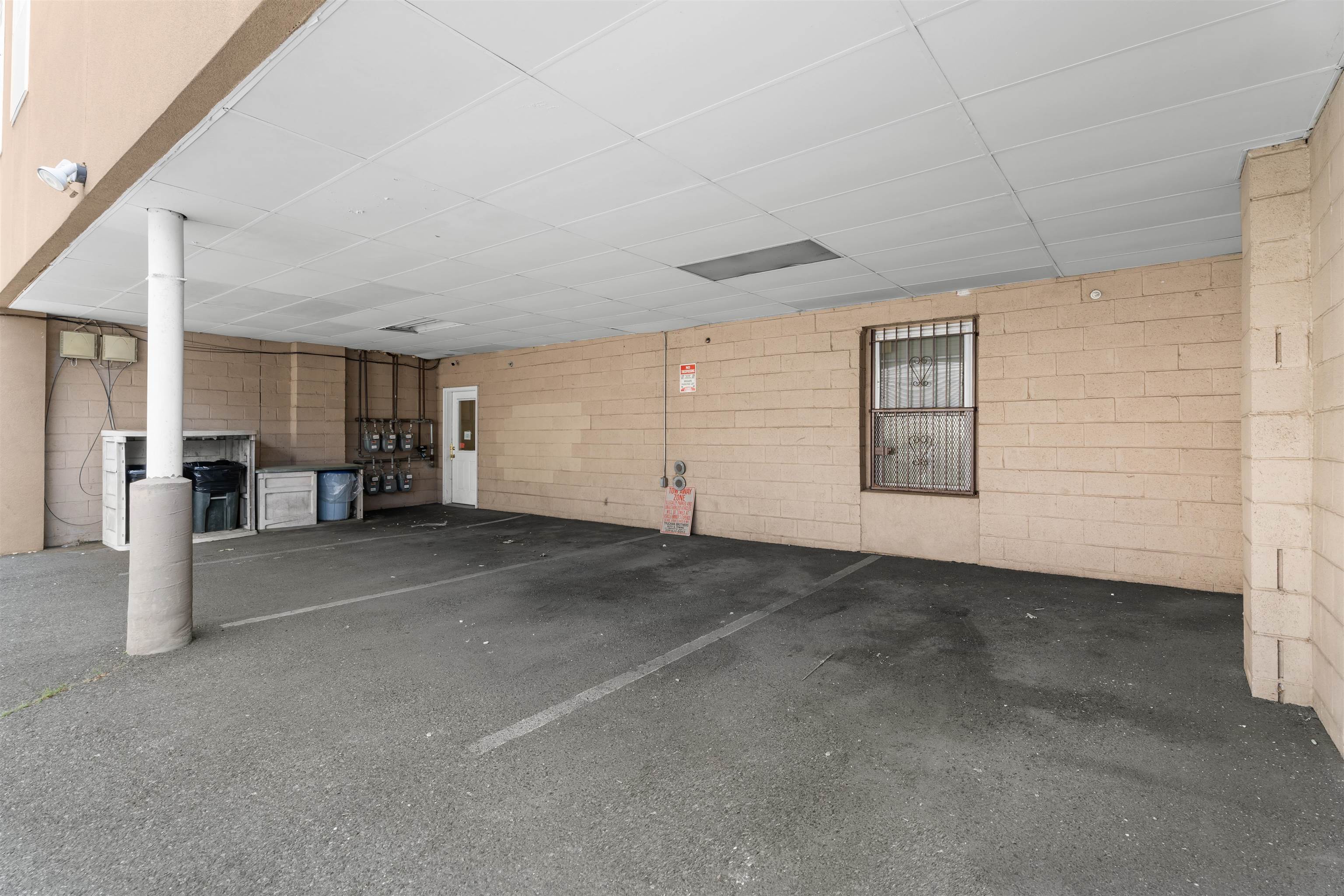 95 WEBSTER AVE Unit: APT 3F