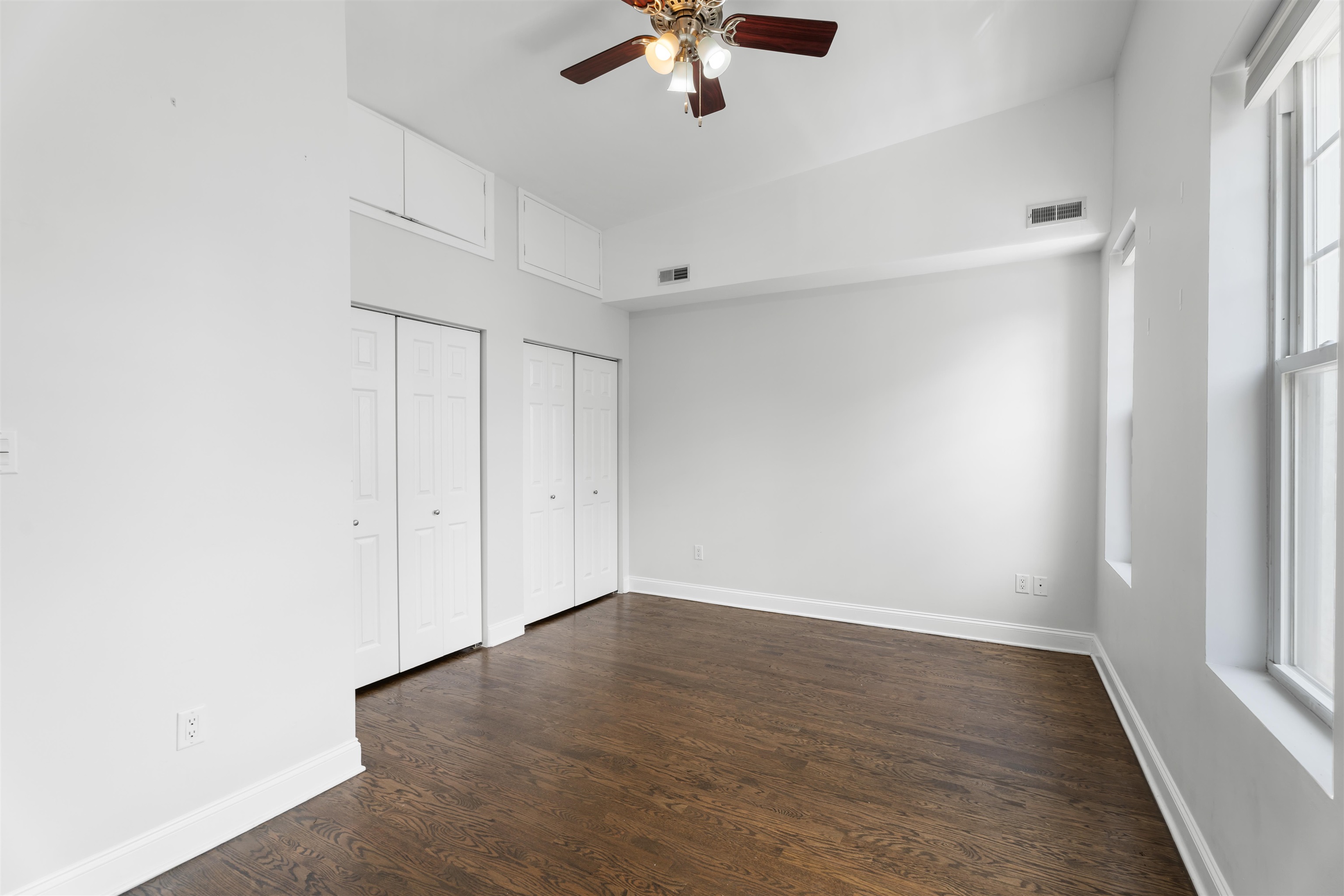 95 WEBSTER AVE Unit: APT 3F