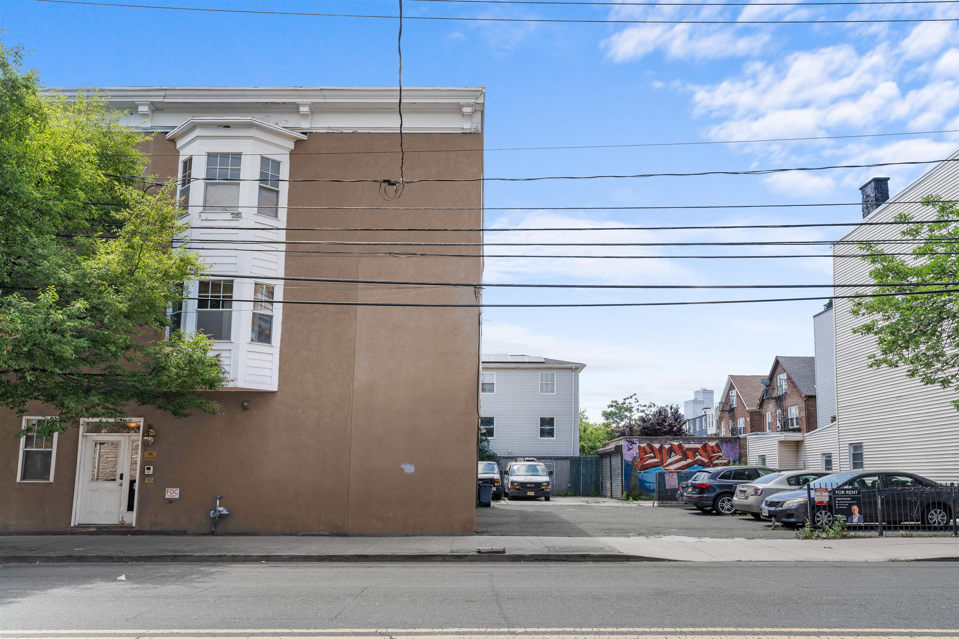 95 WEBSTER AVE Unit: APT 3F