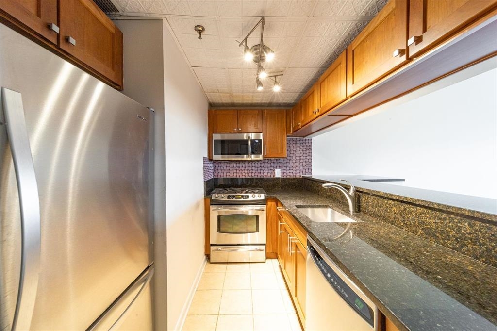 227 CHRISTOPHER COLUMBUS DR Unit: 315