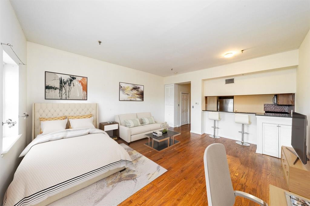 227 CHRISTOPHER COLUMBUS DR Unit: 315