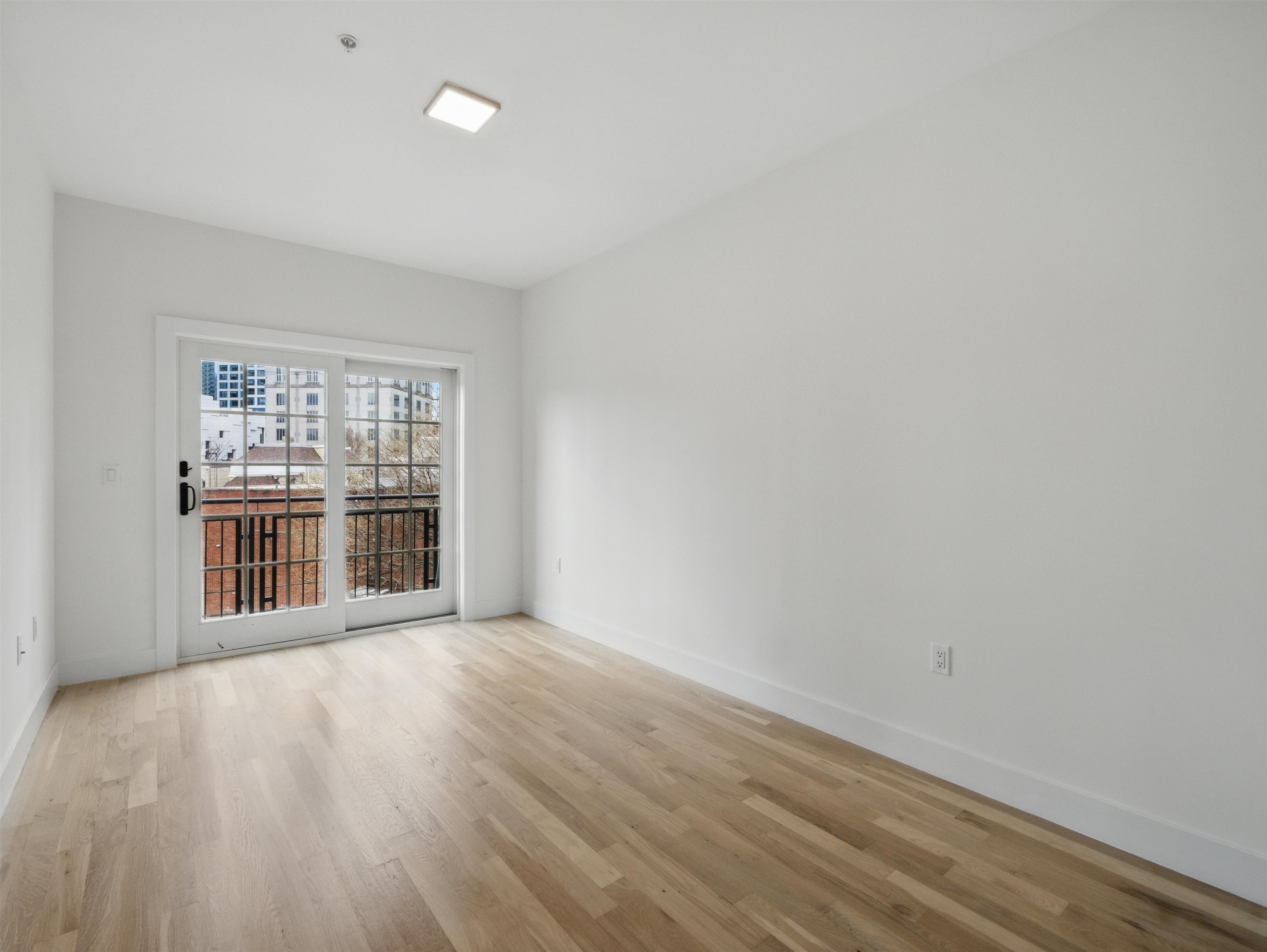 633 NEWARK AVE Unit: 202