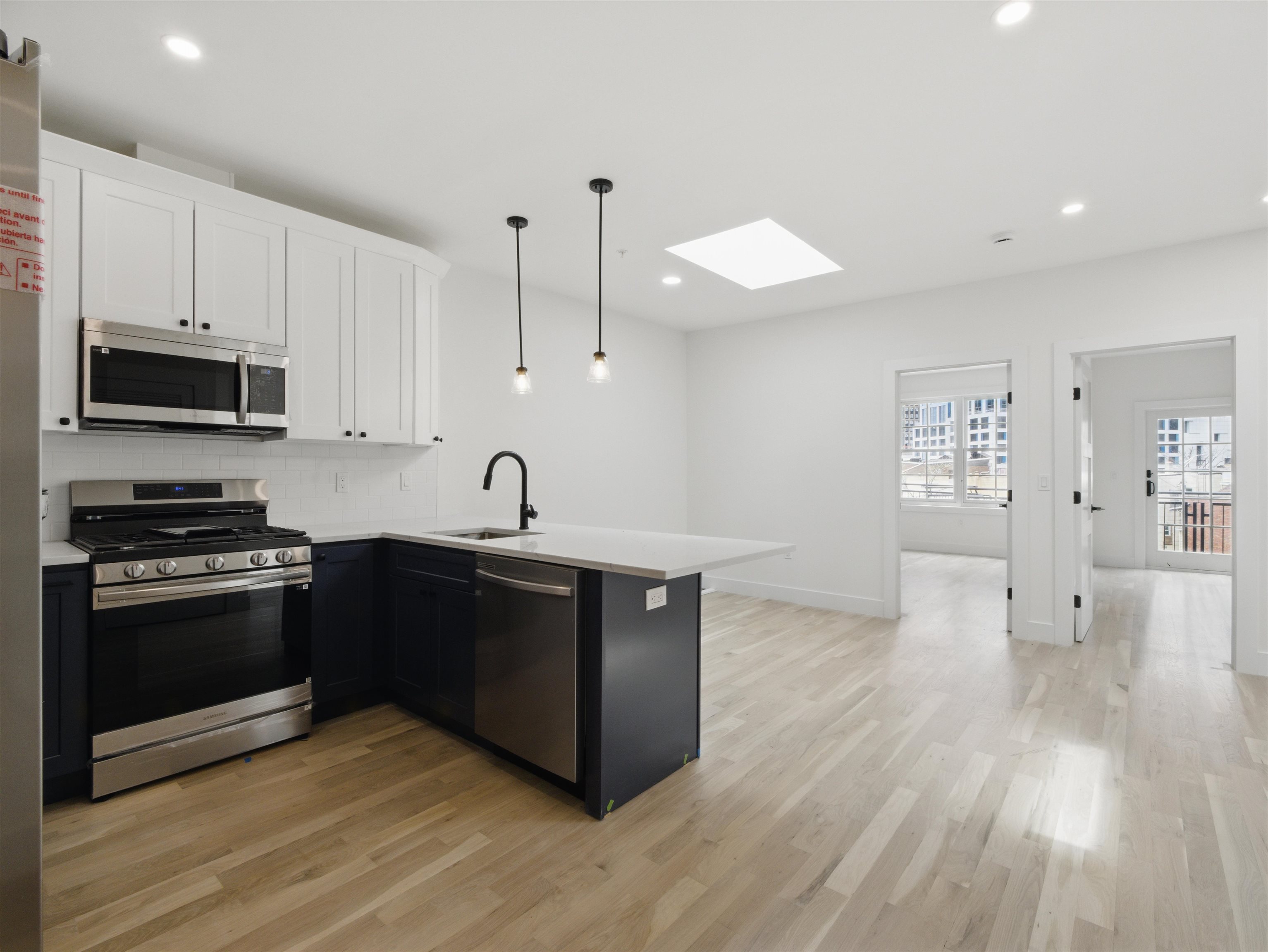 633 NEWARK AVE Unit: 202