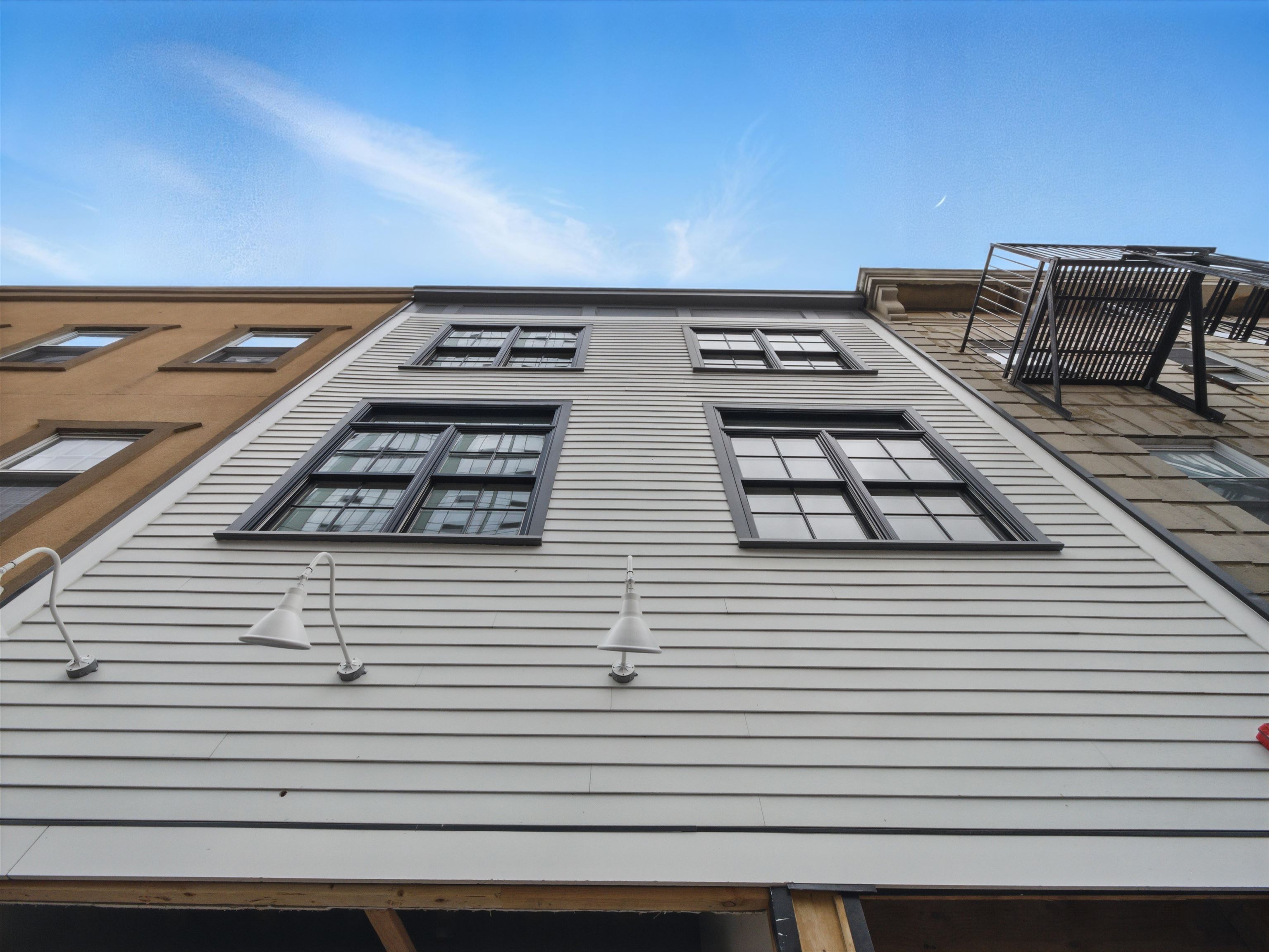 633 NEWARK AVE Unit: 202