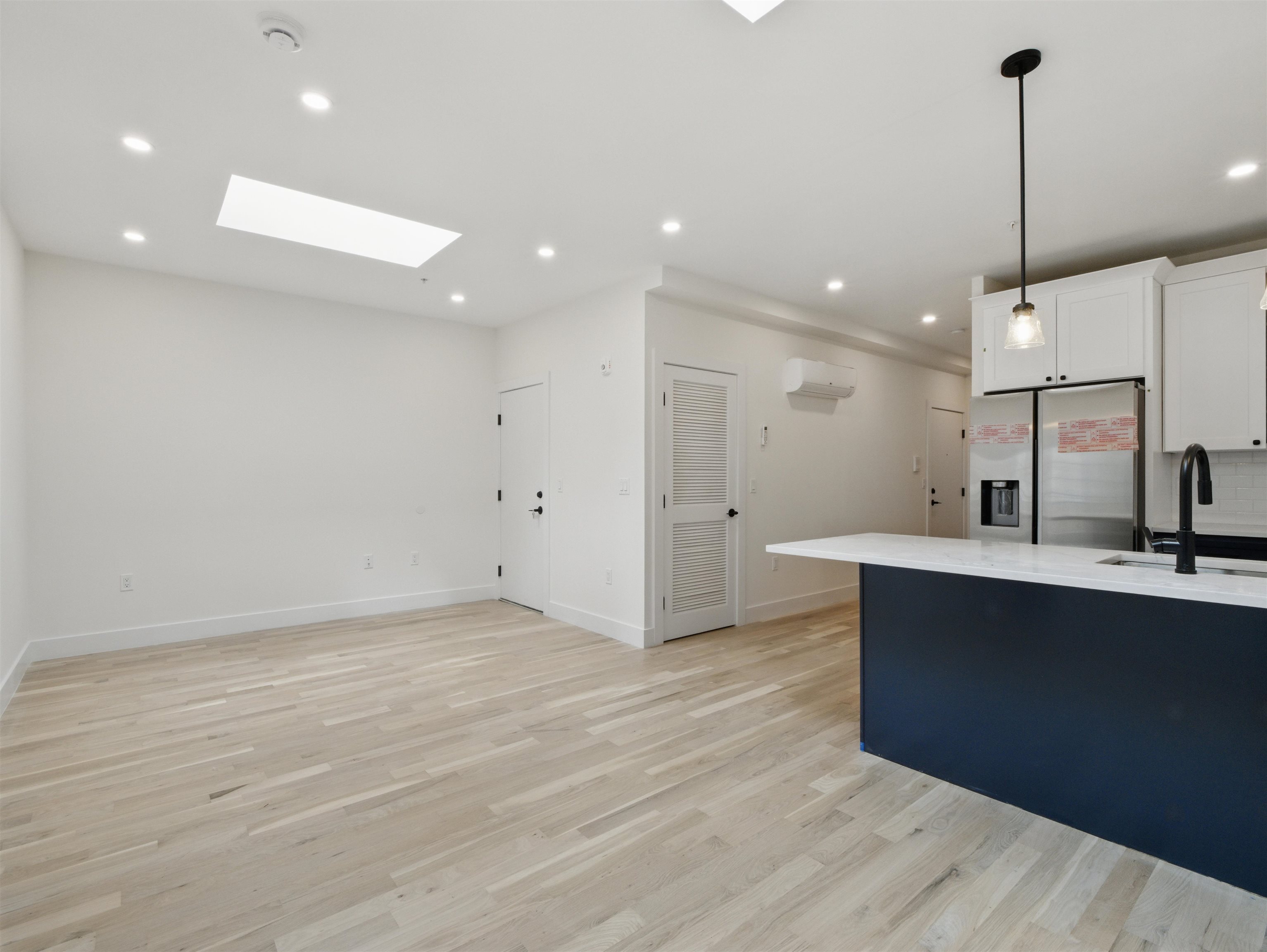 633 NEWARK AVE Unit: 202