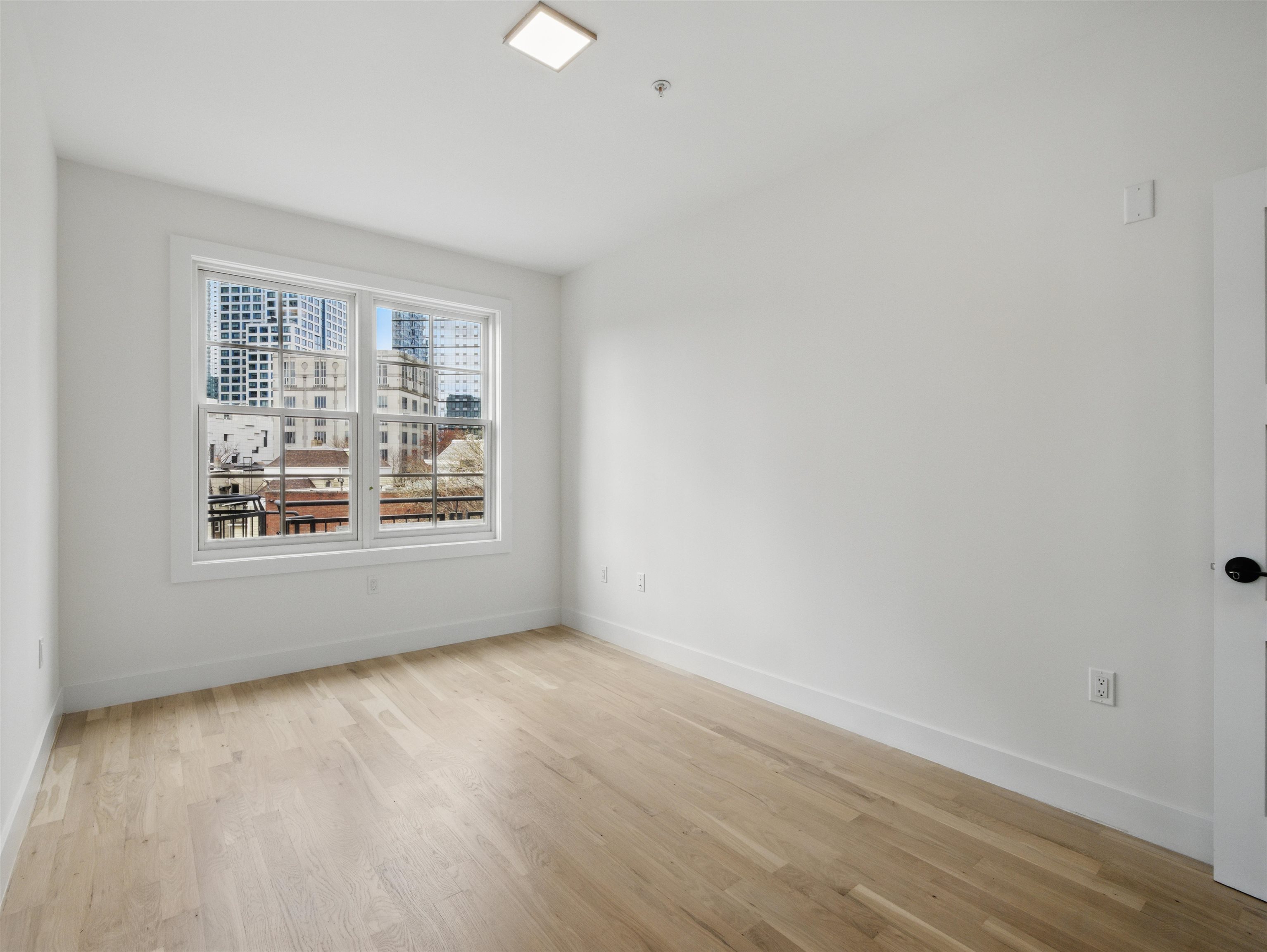 633 NEWARK AVE Unit: 202