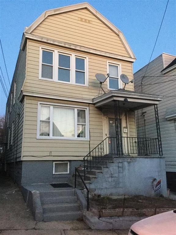 12 CATOR AVE Unit: 1B