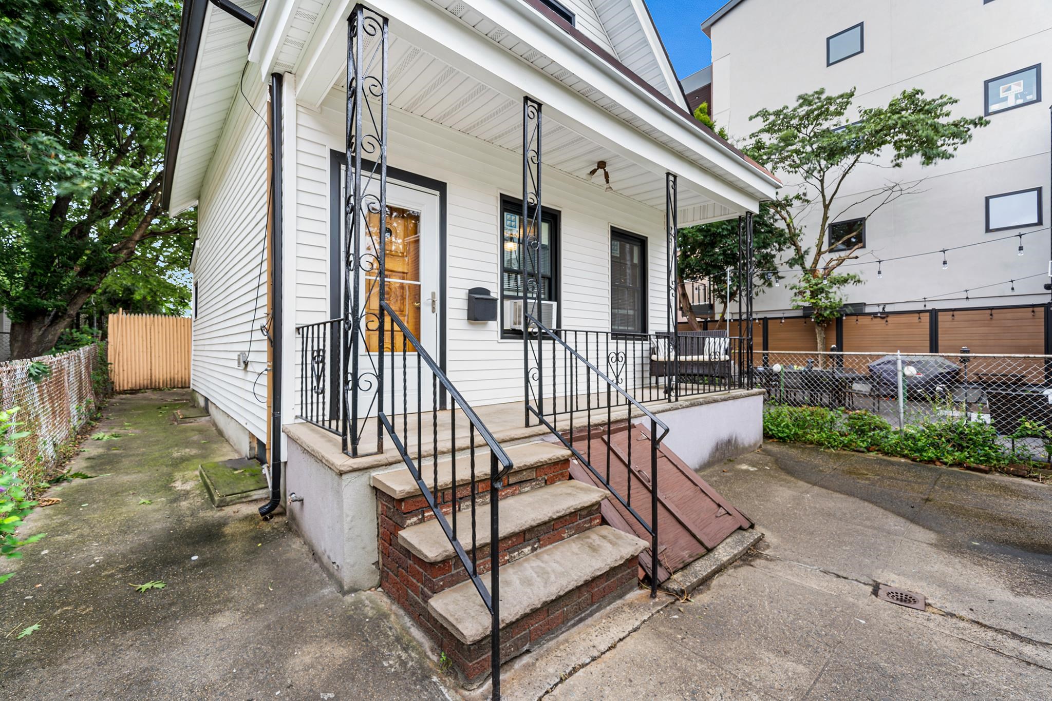 206 BERGENLINE AVE