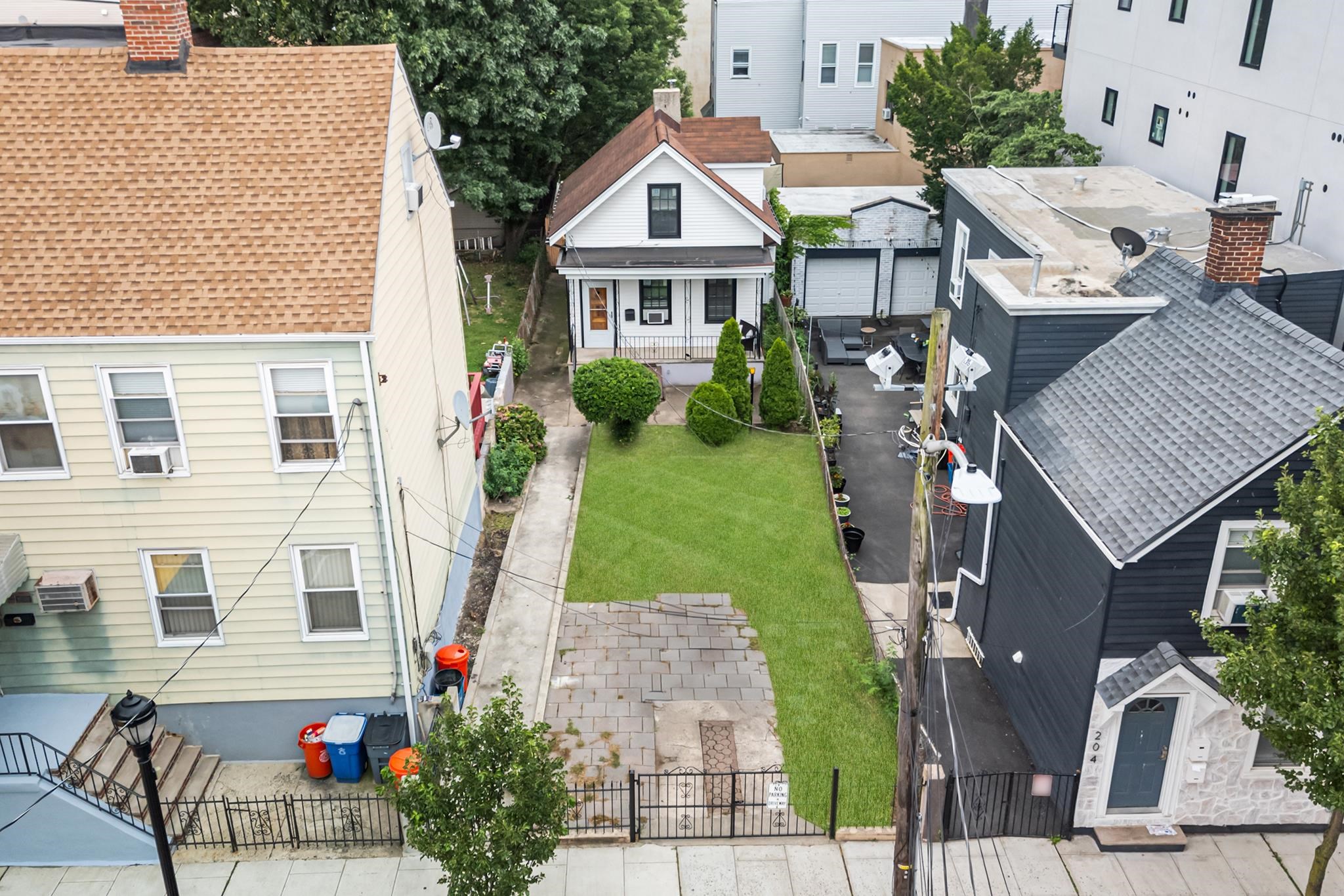 206 BERGENLINE AVE