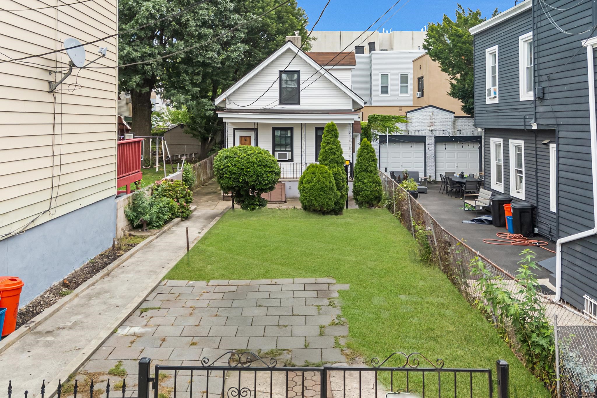 206 BERGENLINE AVE
