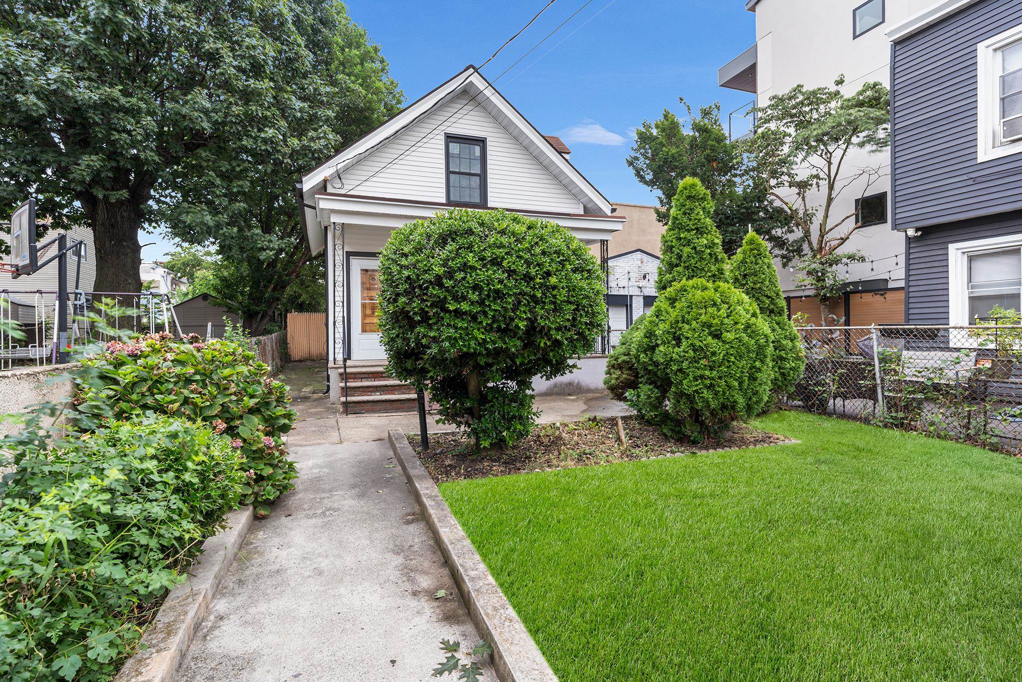206 BERGENLINE AVE
