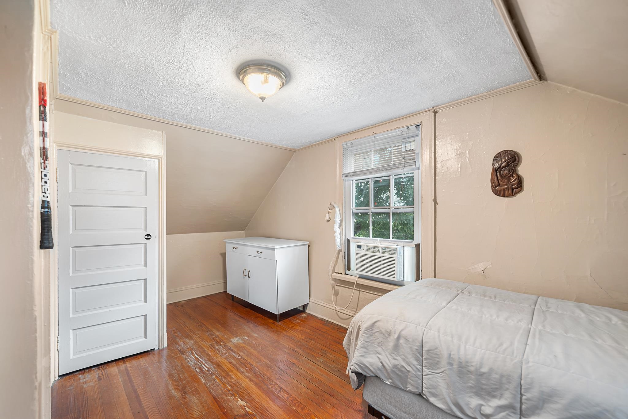 206 BERGENLINE AVE