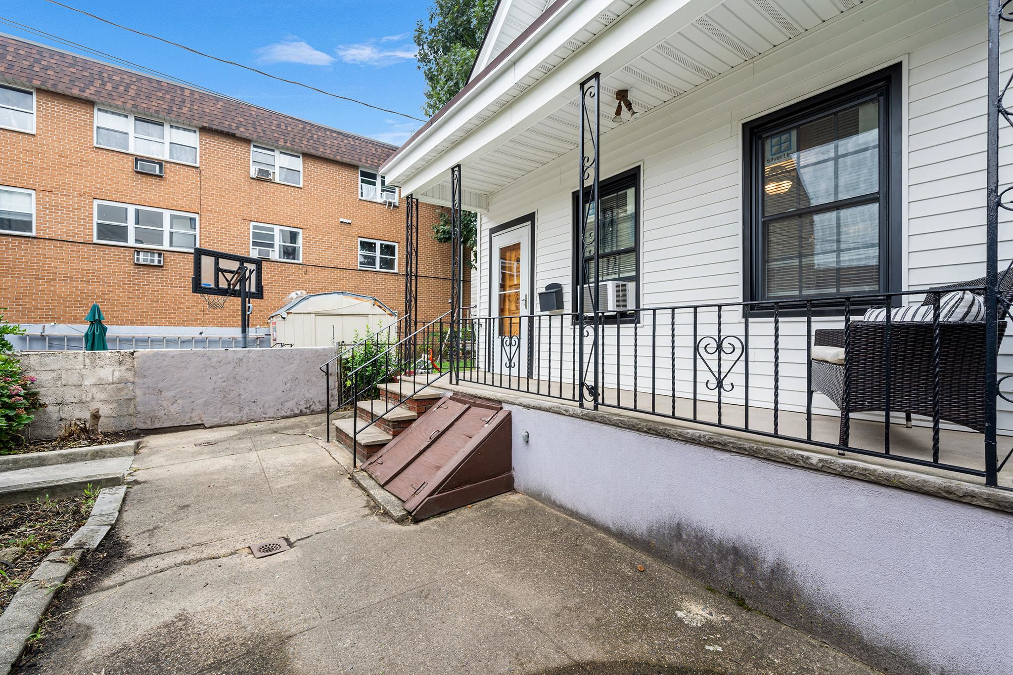 206 BERGENLINE AVE