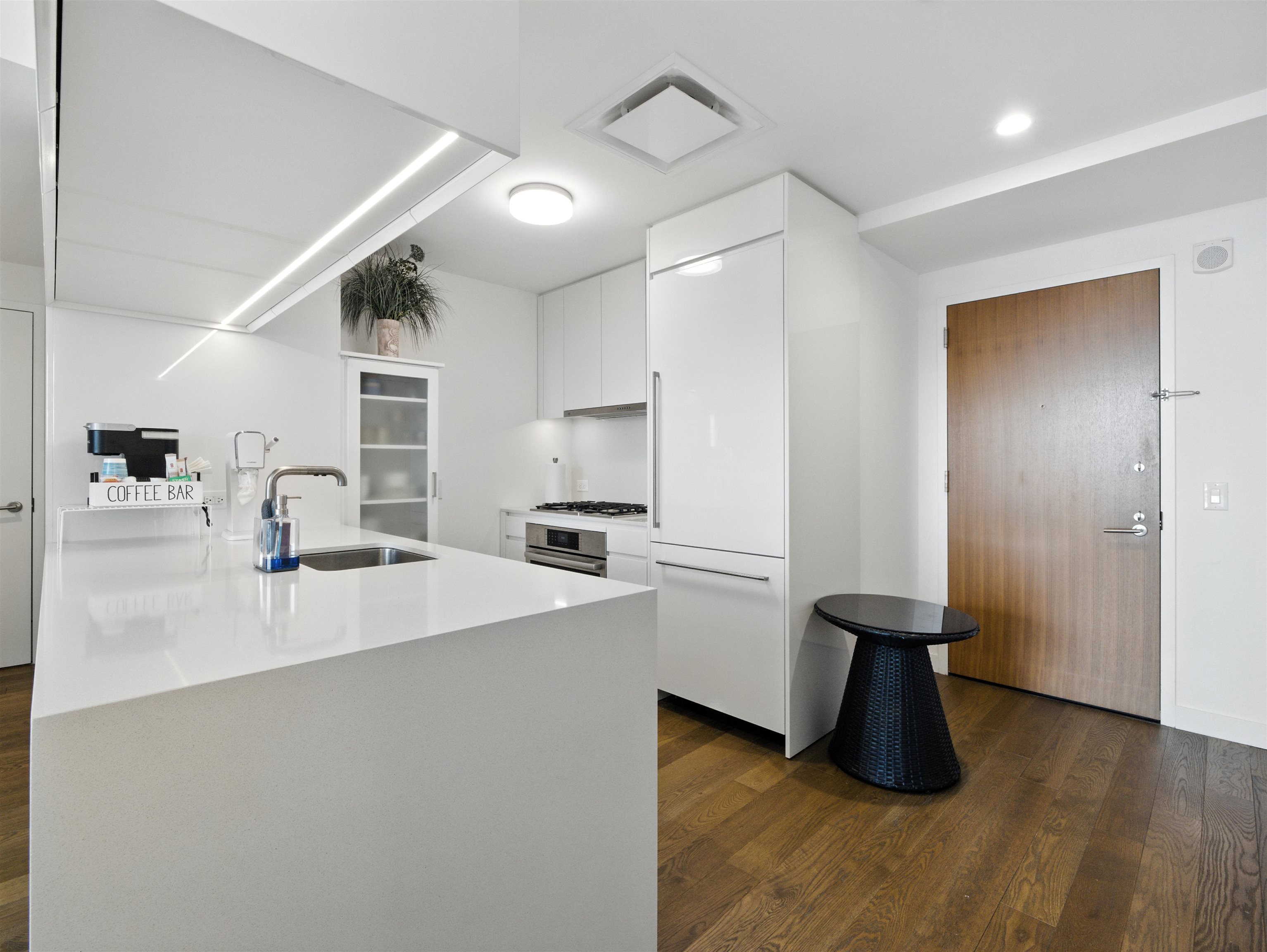 99 HUDSON ST Unit: 4207
