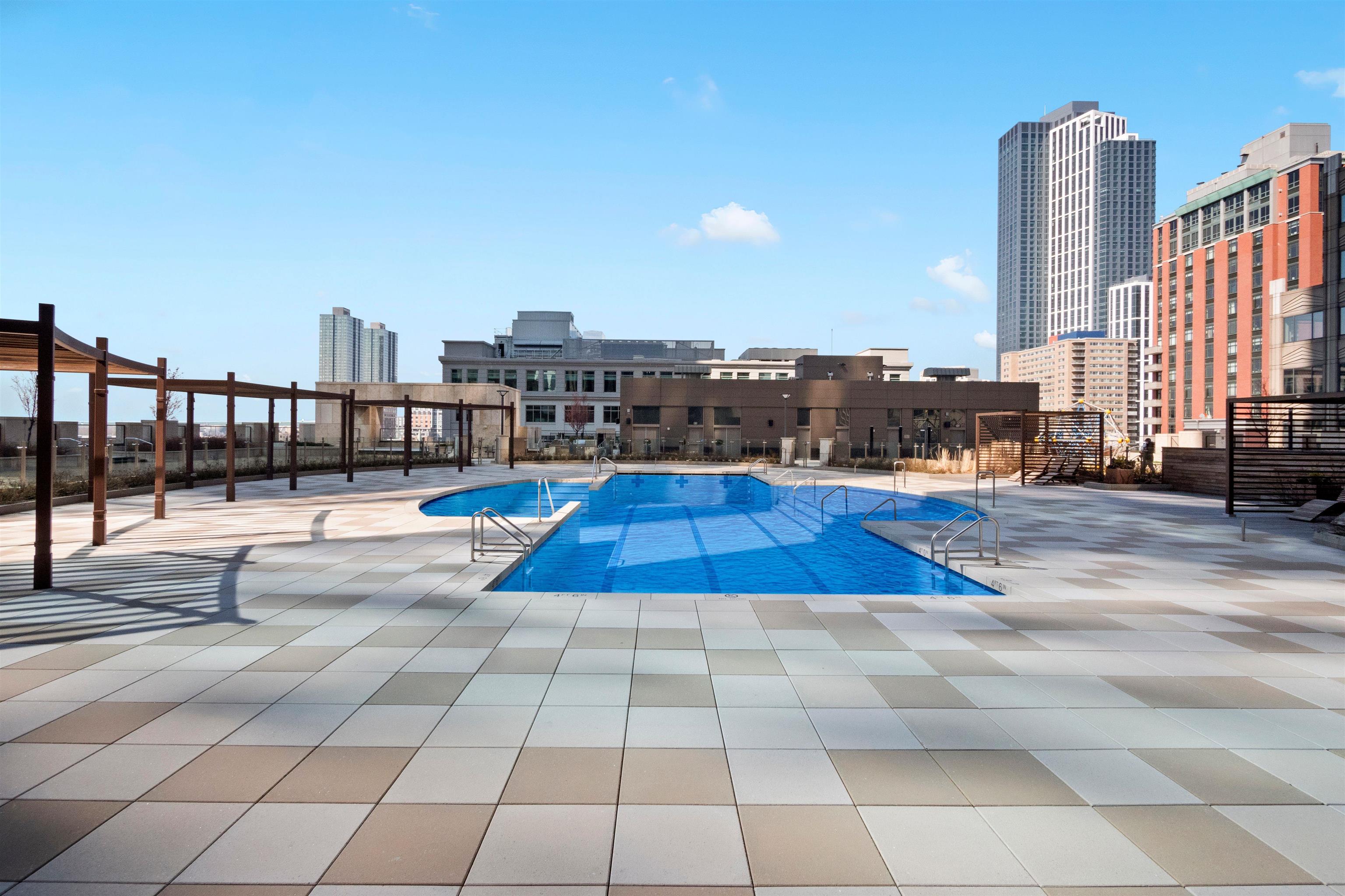 99 HUDSON ST Unit: 4207