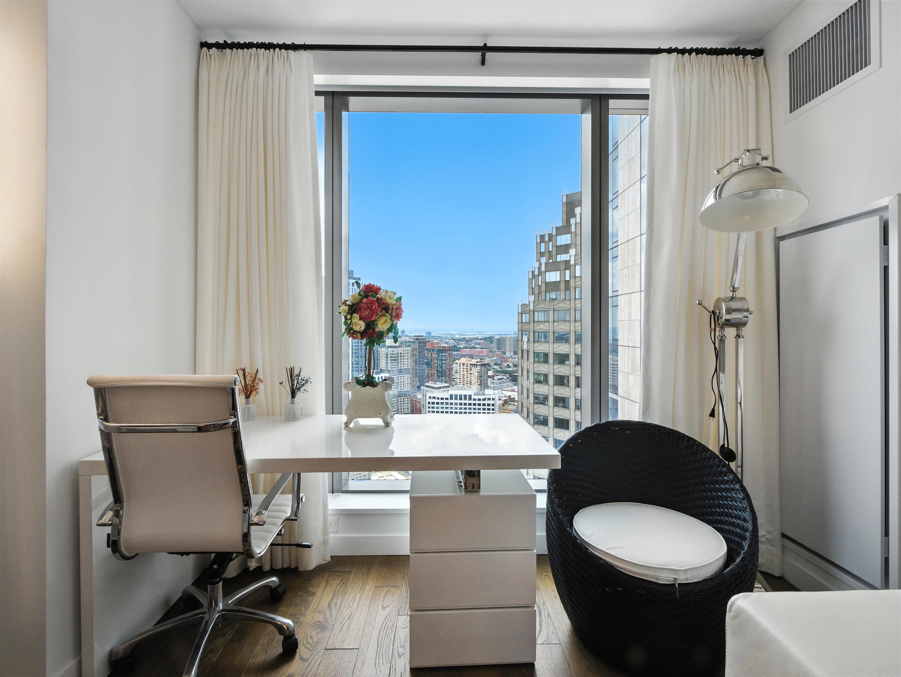 99 HUDSON ST Unit: 4207