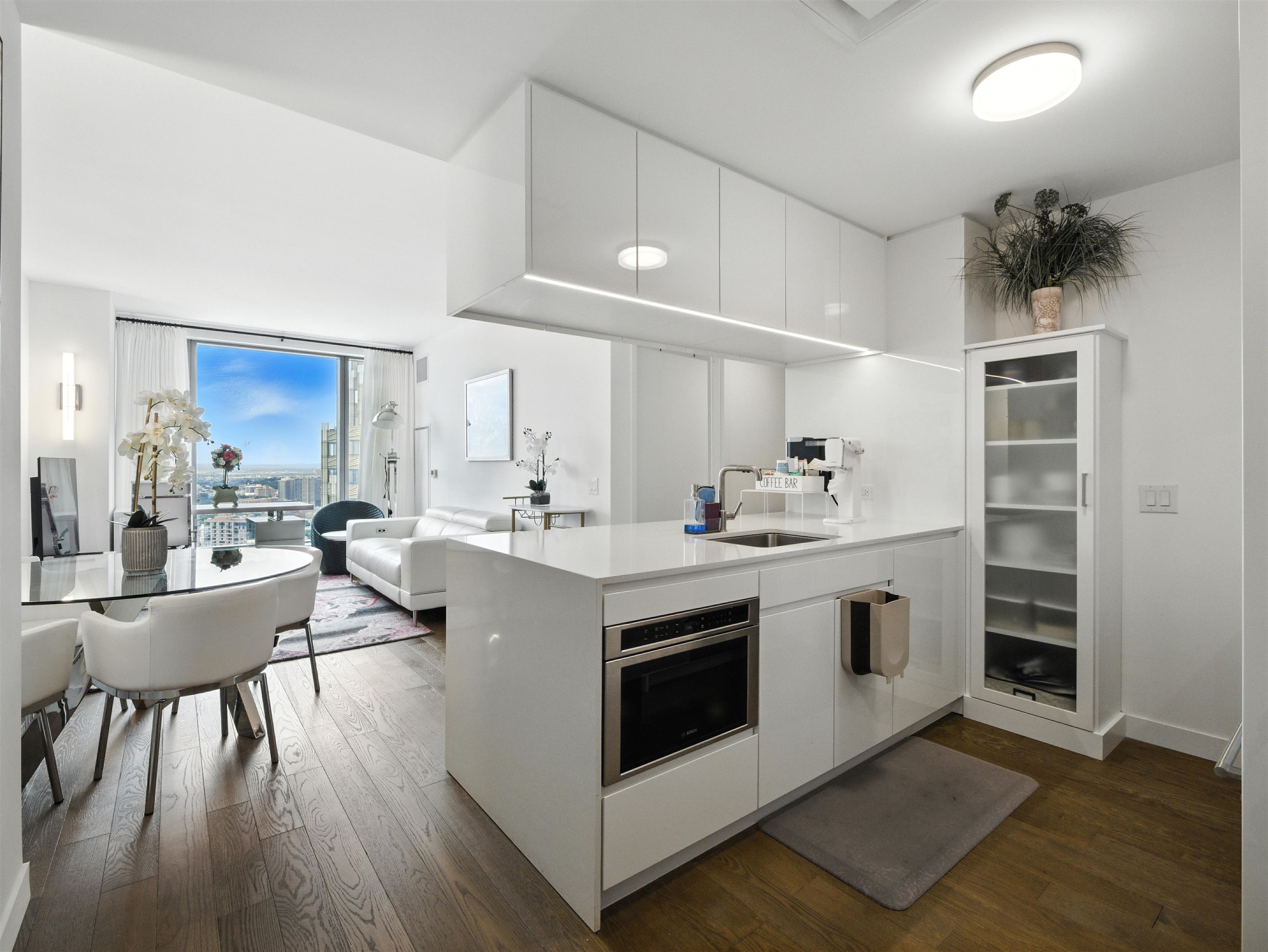 99 HUDSON ST Unit: 4207