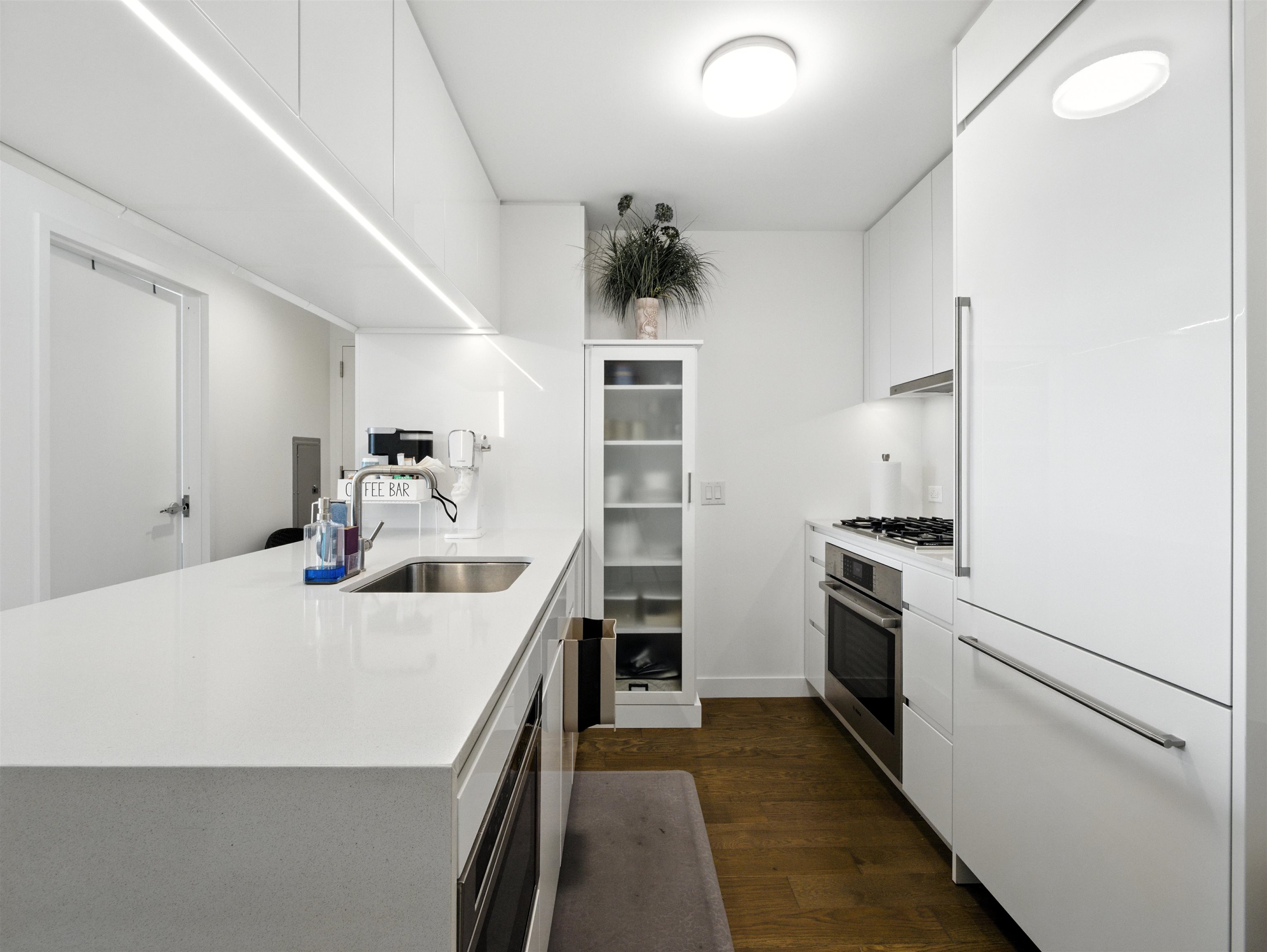 99 HUDSON ST Unit: 4207