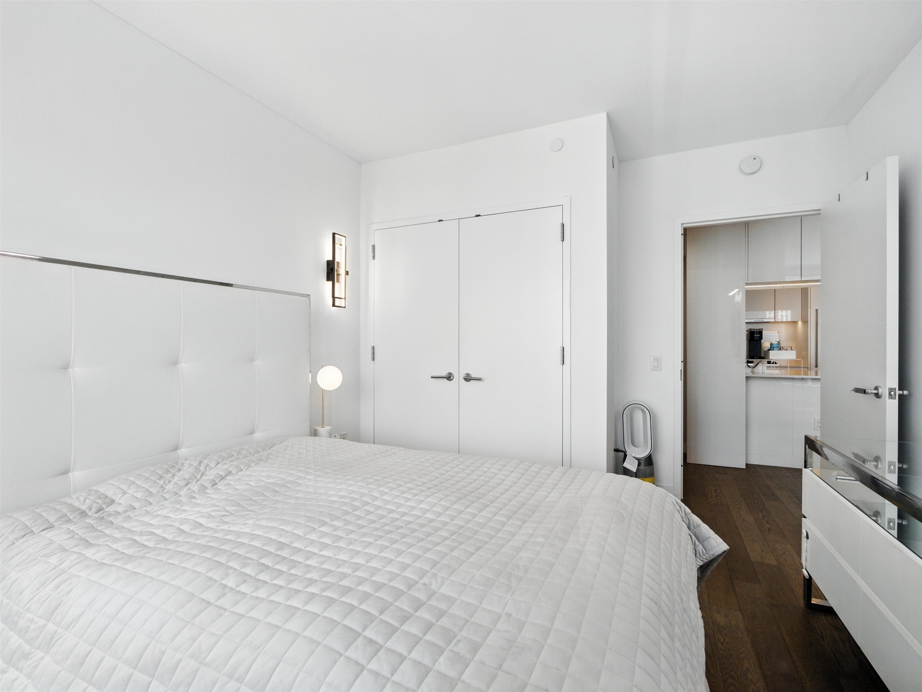 99 HUDSON ST Unit: 4207