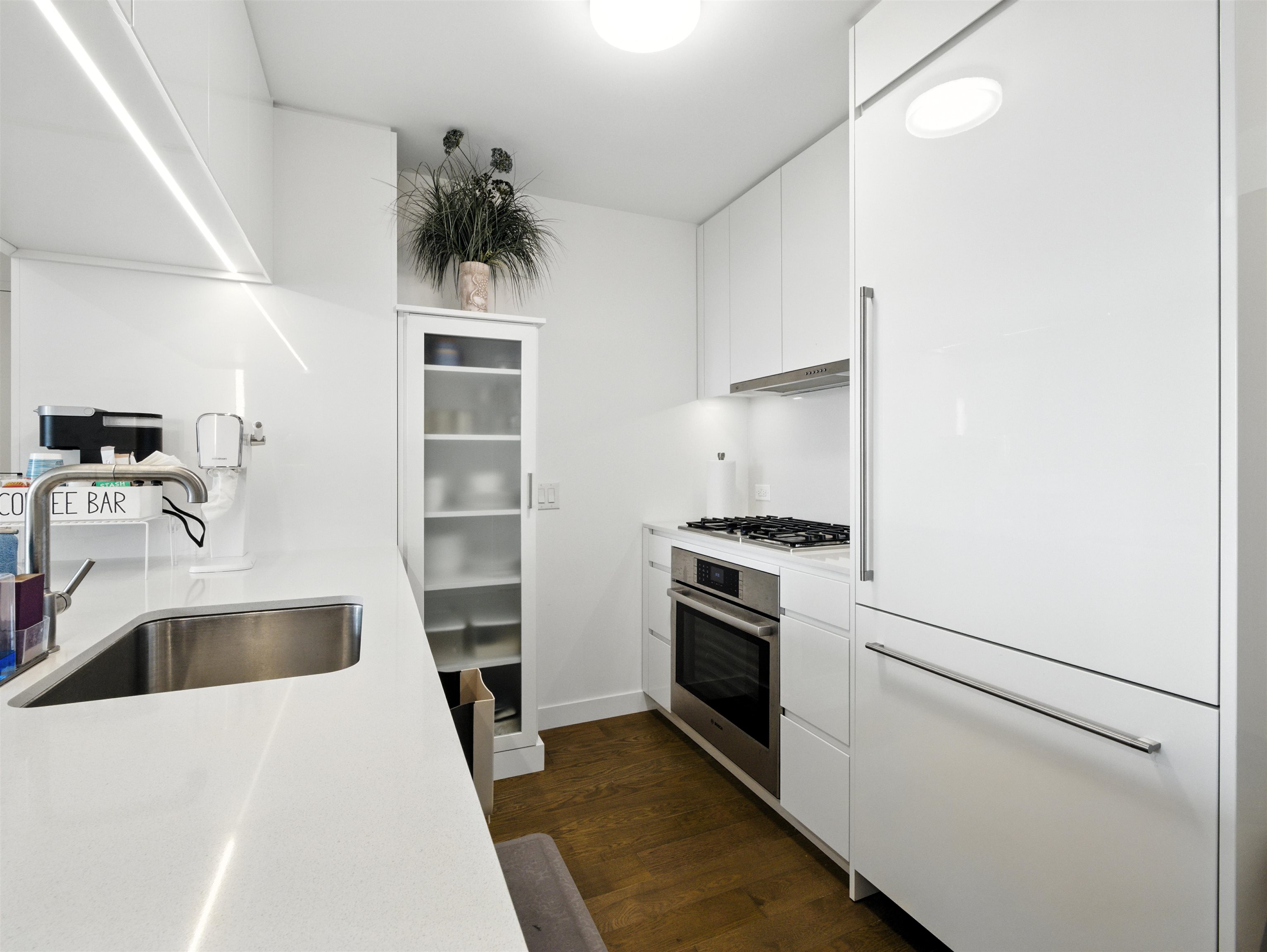 99 HUDSON ST Unit: 4207