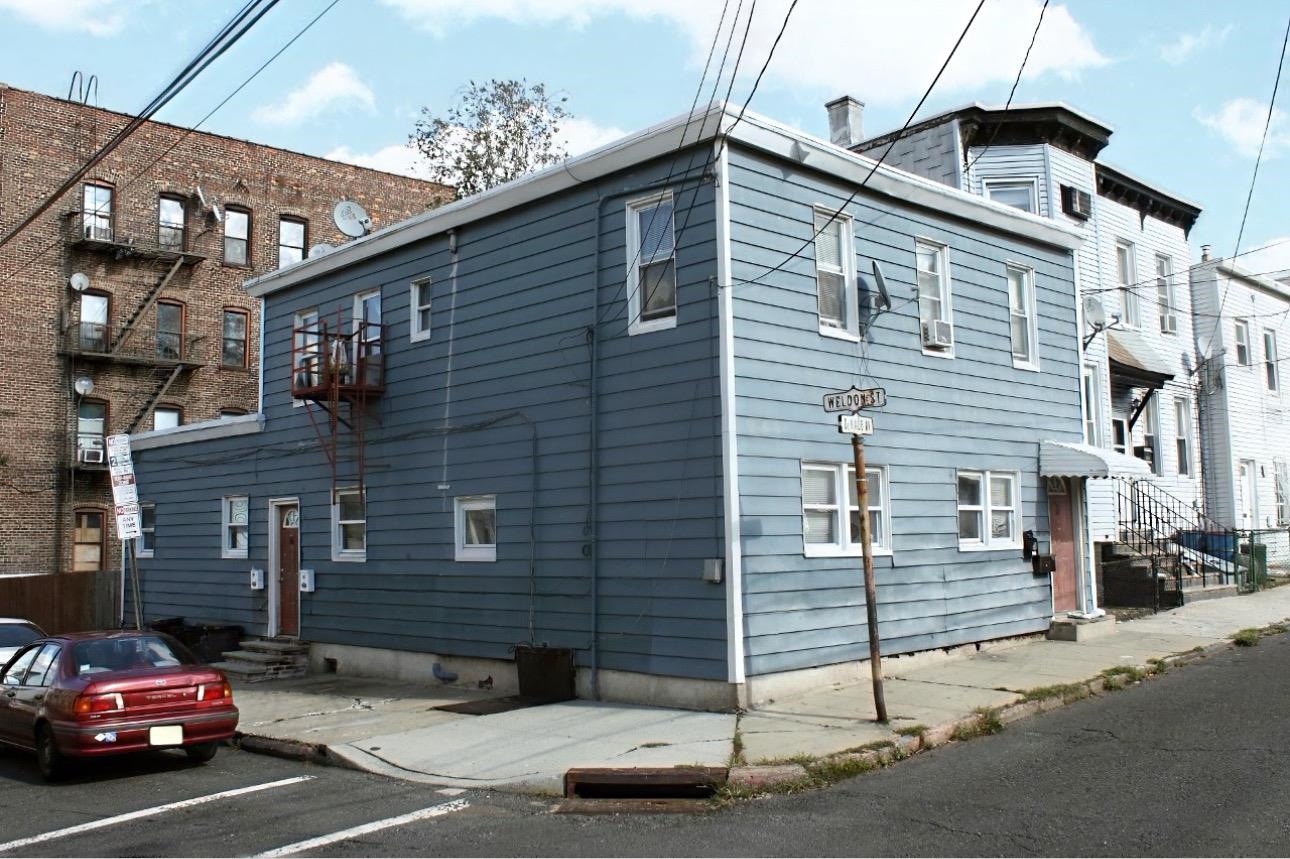 16 WELDON ST