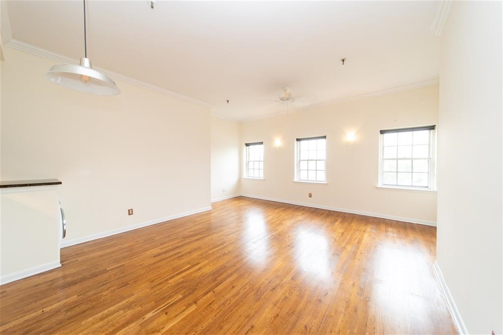 227 CHRISTOPHER COLUMBUS DR Unit: 311b